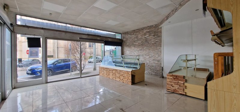 Photo 2 — FIRMINY - Local Commercial 170m²