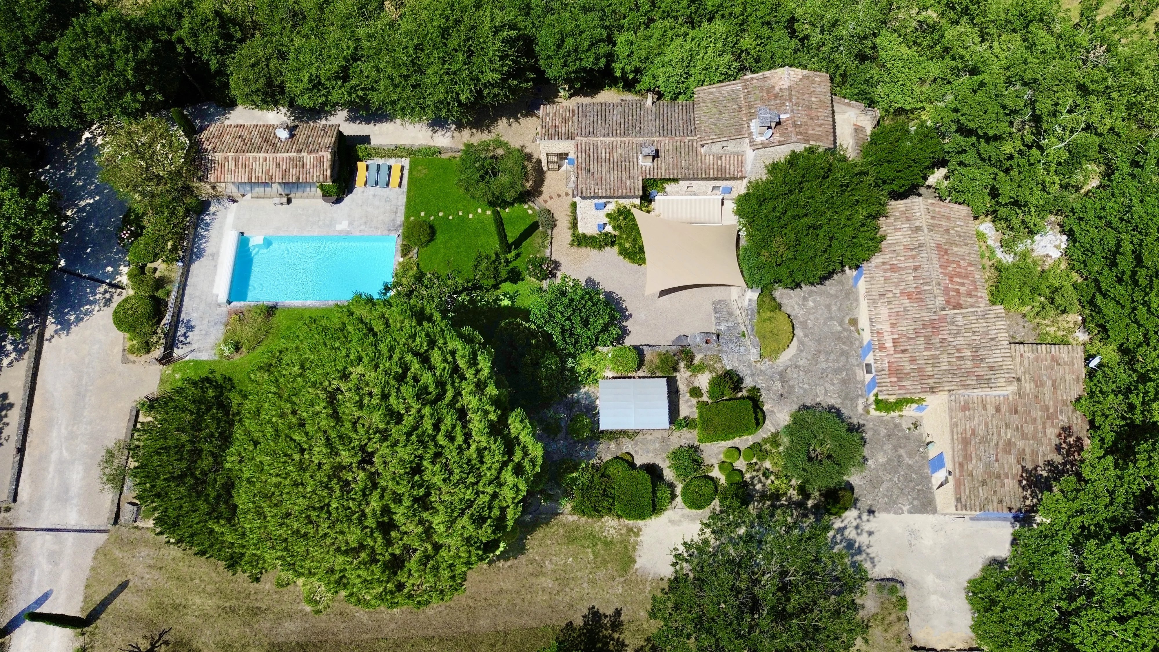 Authentic, exceptional stone property facing the village of GORDES.