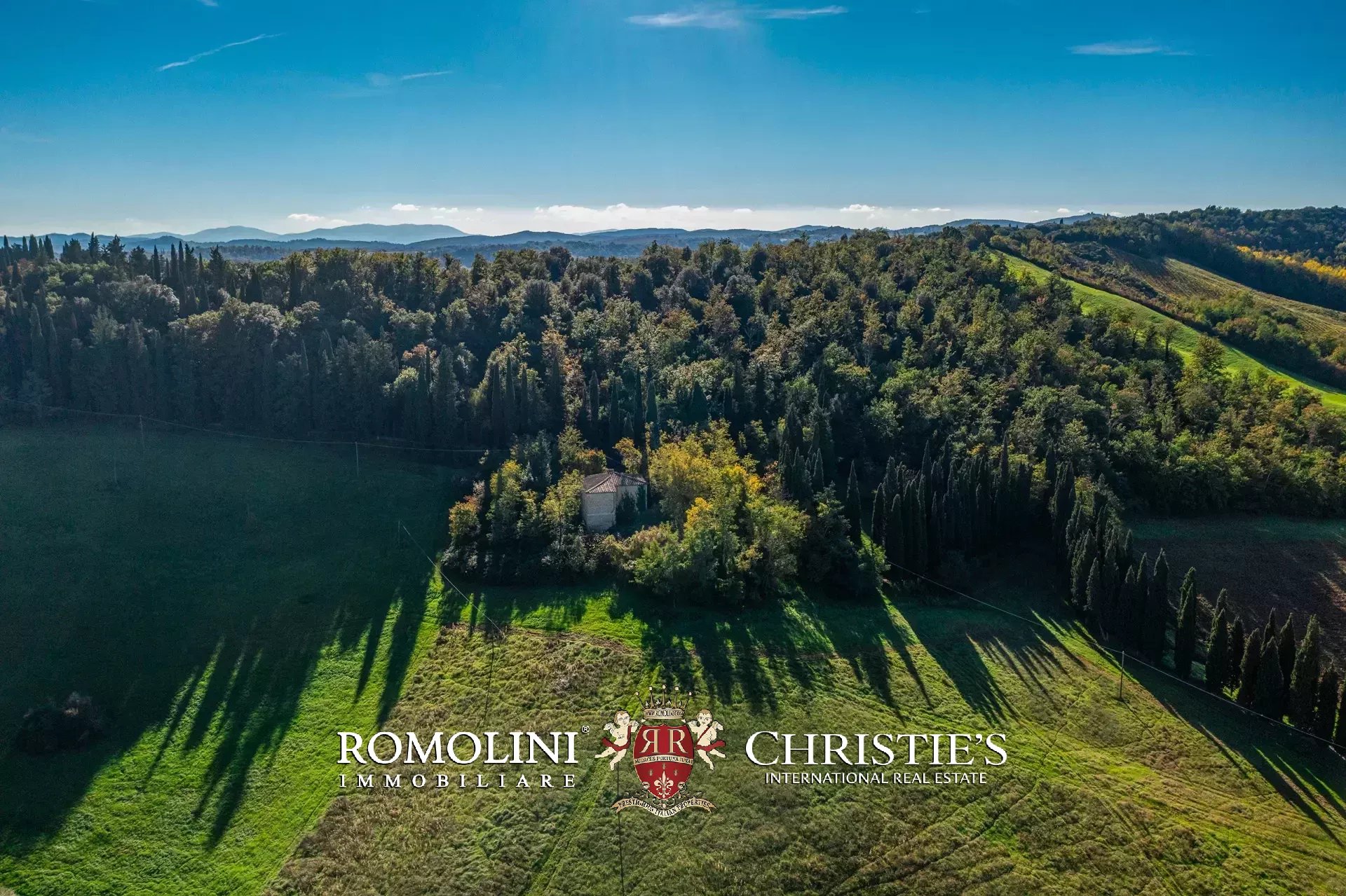 35 Bedroom Vineyard's Image 22