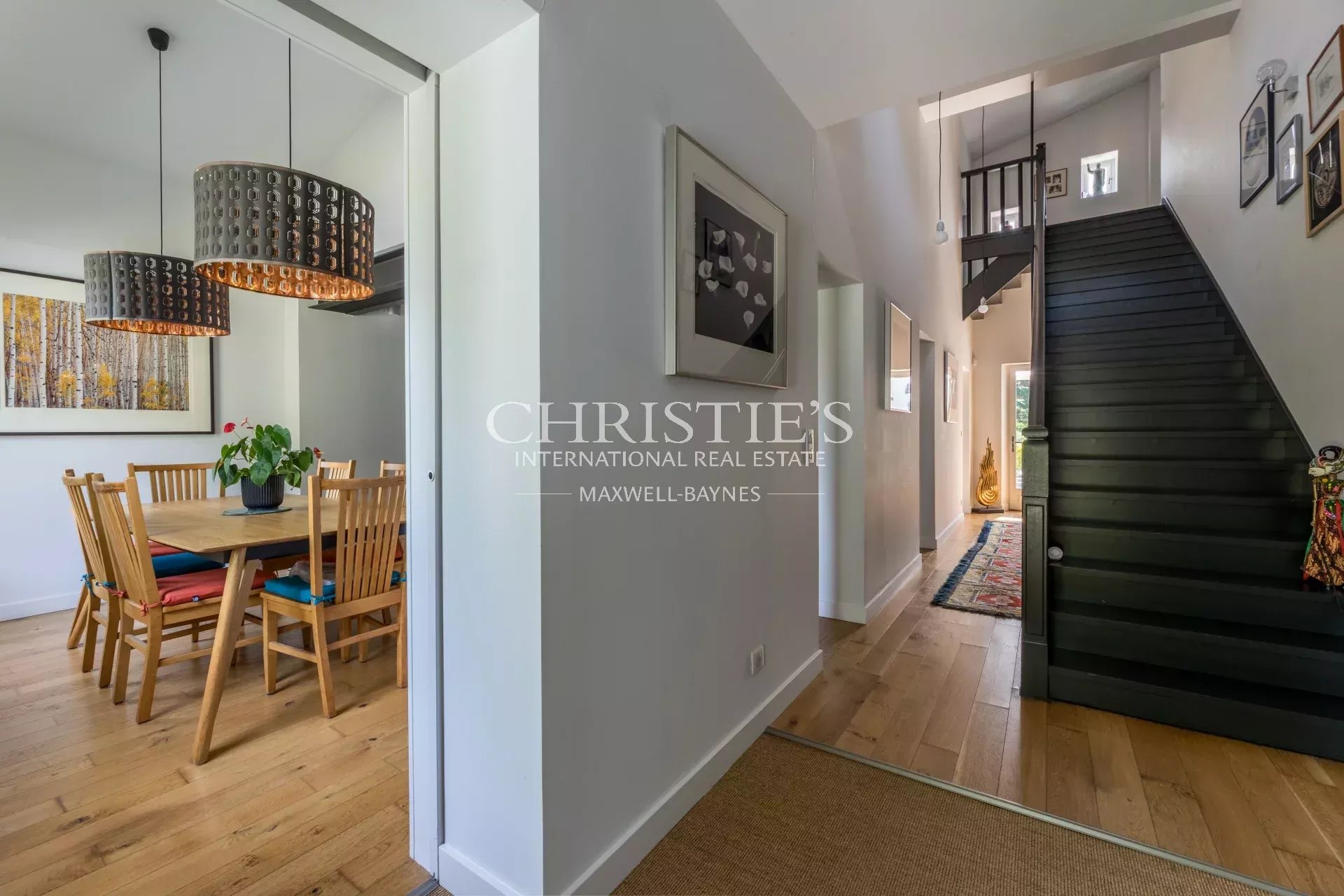 5 Bedroom Villa/Townhouse's Image 3