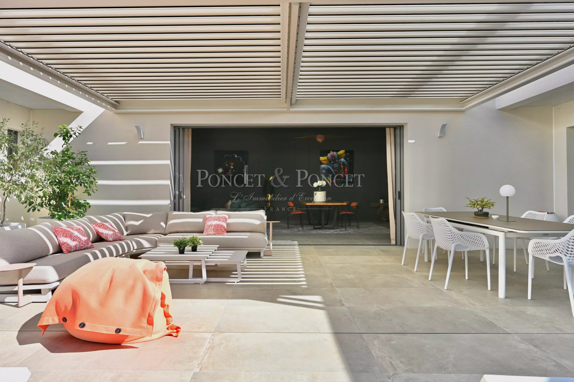 4 Bedroom Villa/Townhouse's Image 8
