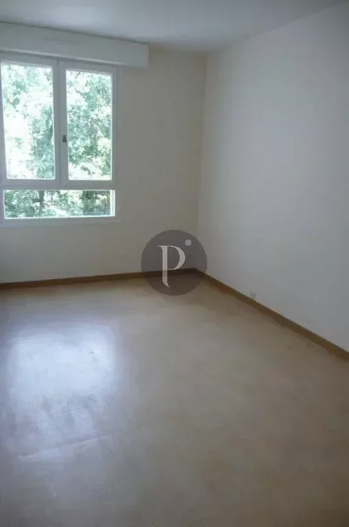 location-appartement-3-pieces-lhay-les-roses-83870989