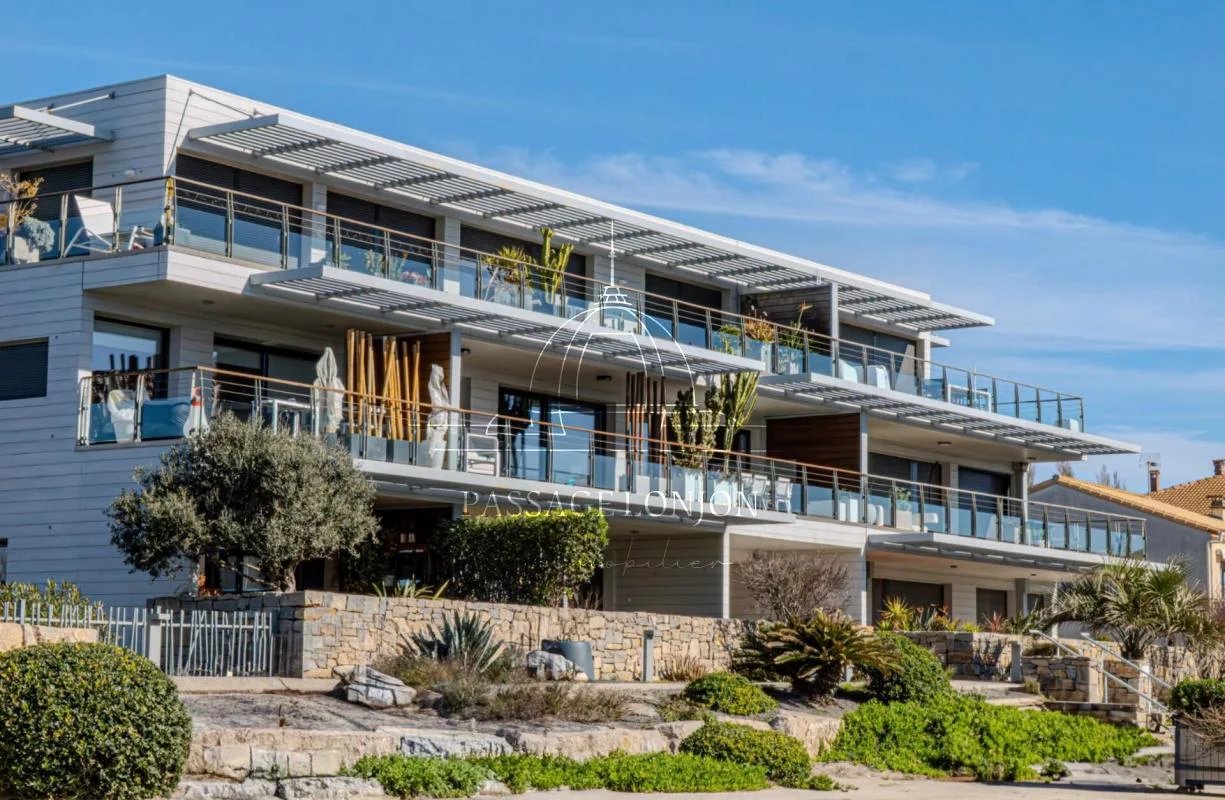 Superbe appartement à CARNON avec 46m2 de terrasse et vue mer