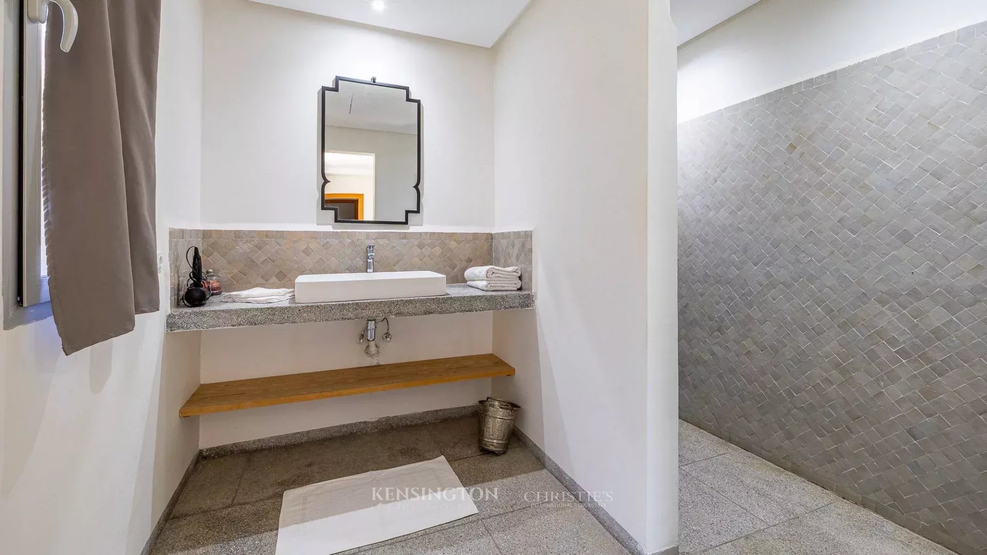 9 Bedroom Villa/Townhouse's Image 71