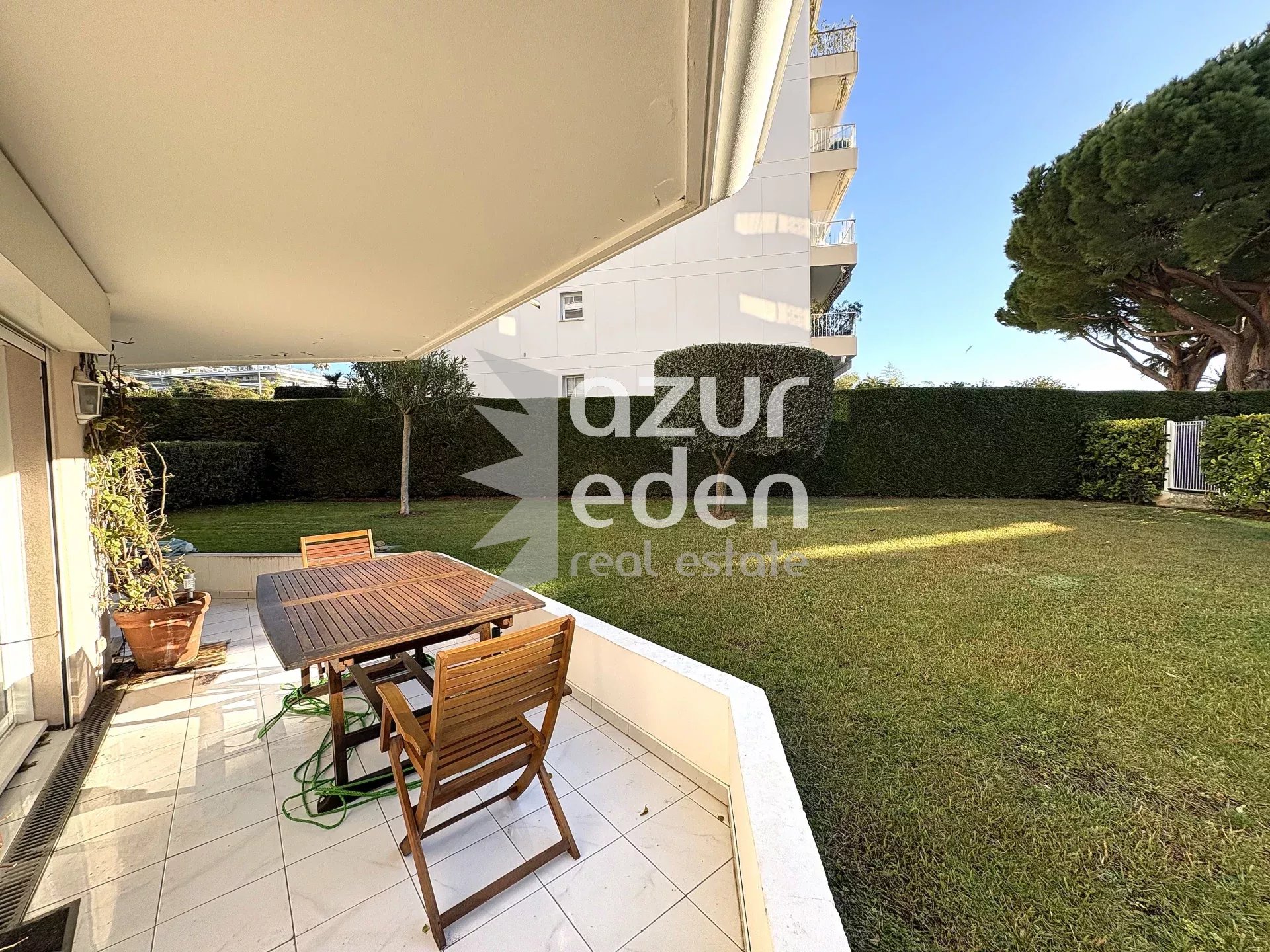 Cannes Palm Beach Moure Rouge 3 pièces rez de jardin piscine standing