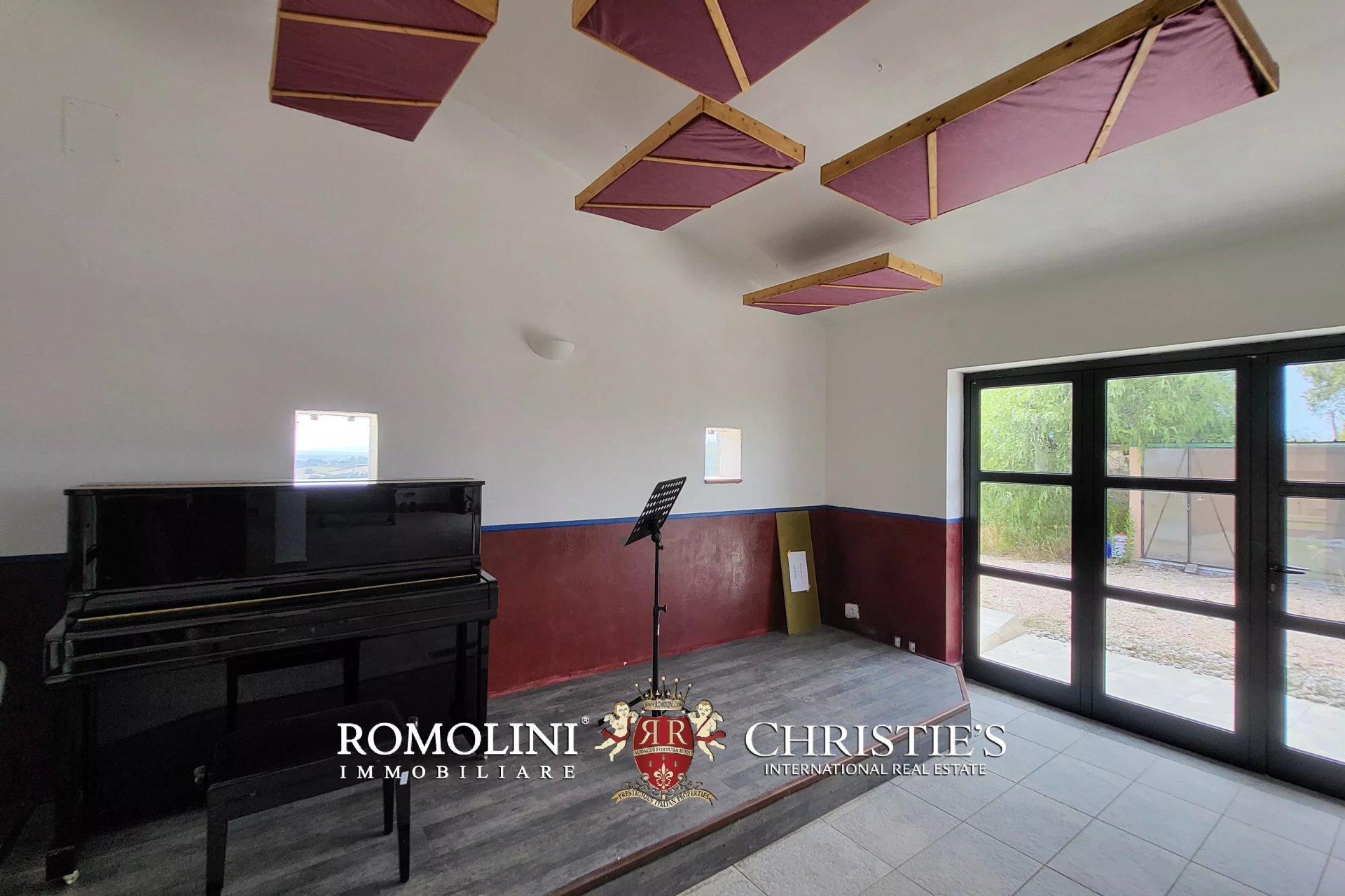 3 Bedroom Vineyard's Image 20