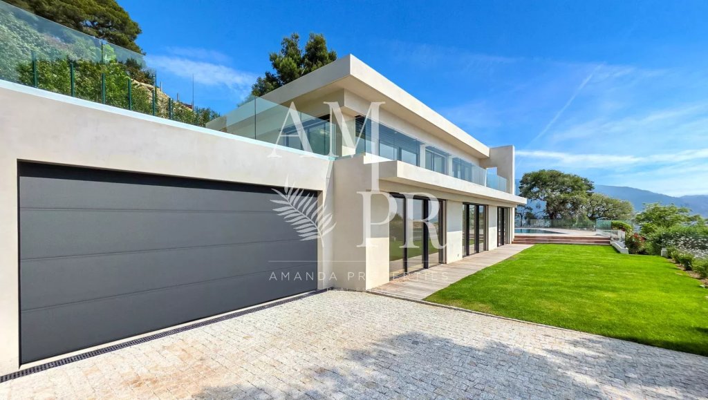 Villa for sale in Roquebrune Cap Martin — Sea View Luxury Villa for Sale in Roquebrune-Cap-Martin | France