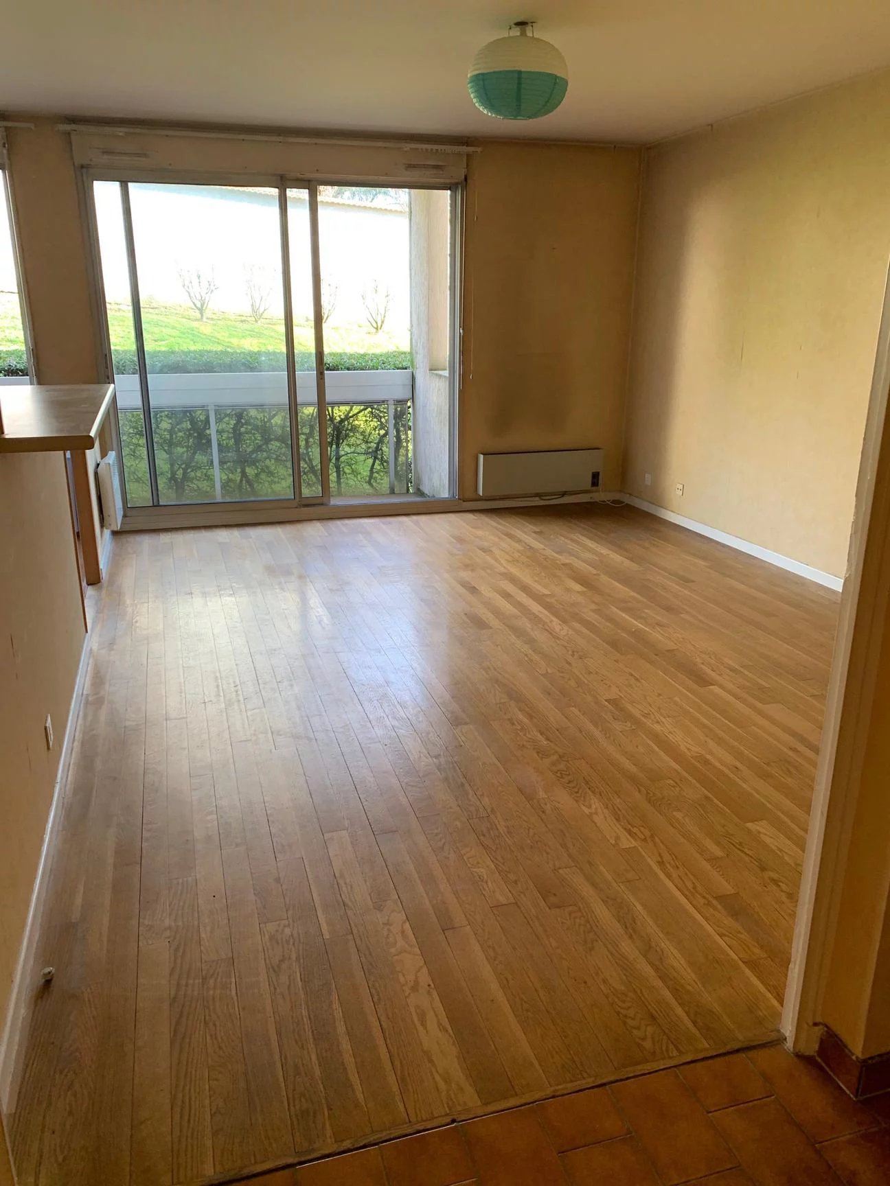 GRAND T2 DE 63M² balcon