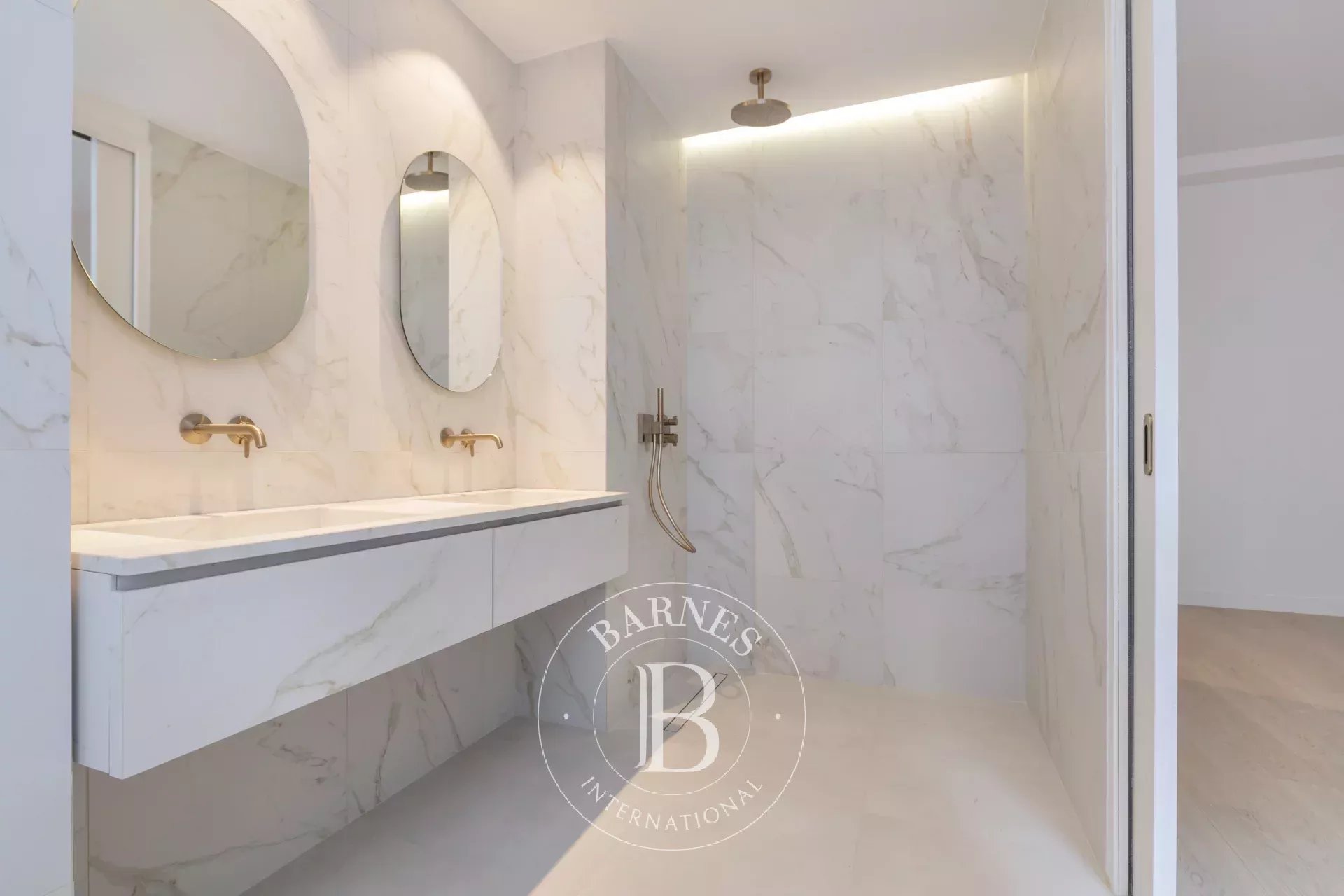 Daire Paris 8ème - picture 8