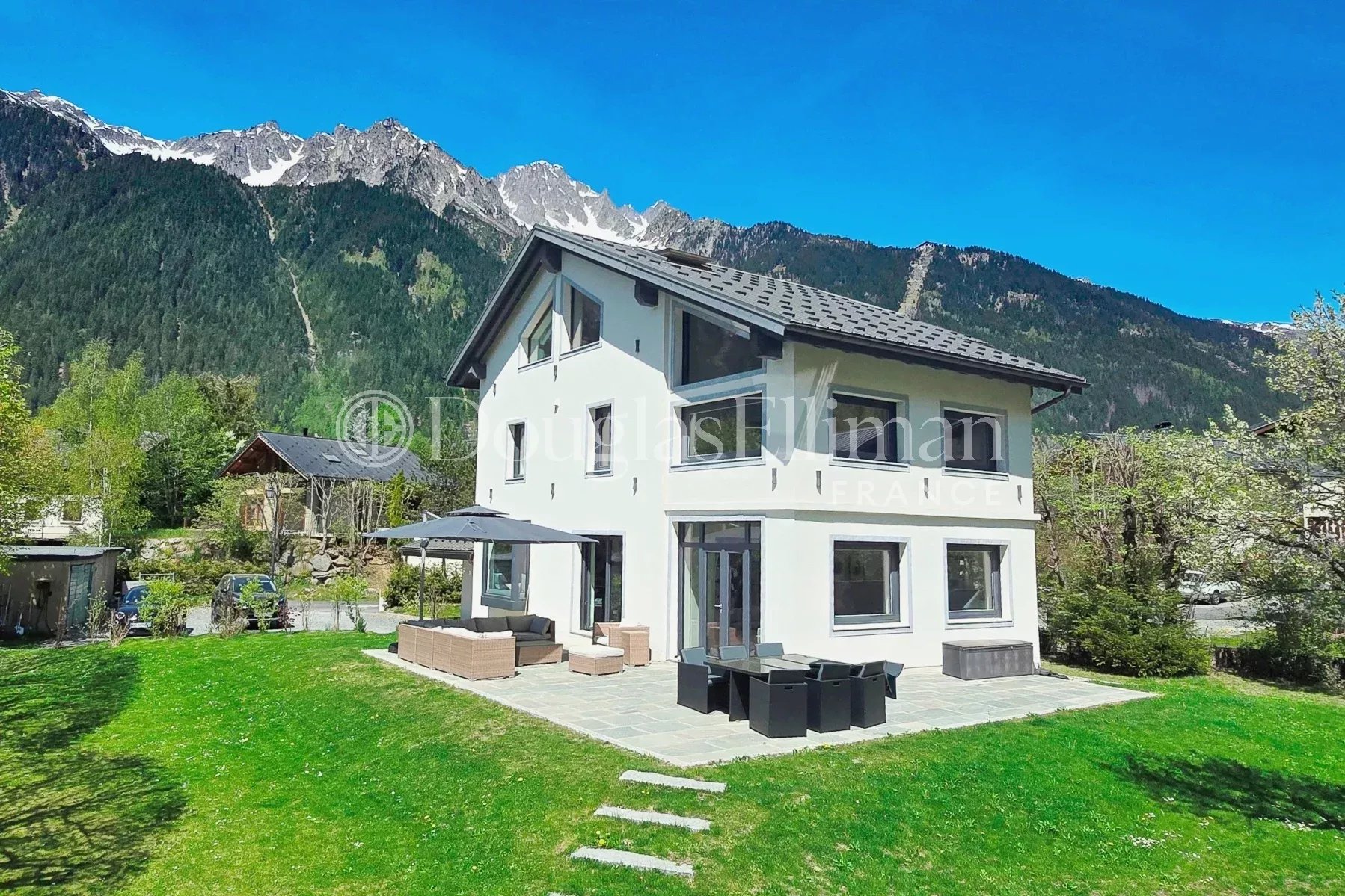 CHAMONIX – Chalet magnifiquement rénové aux Praz - Image nᵒ2