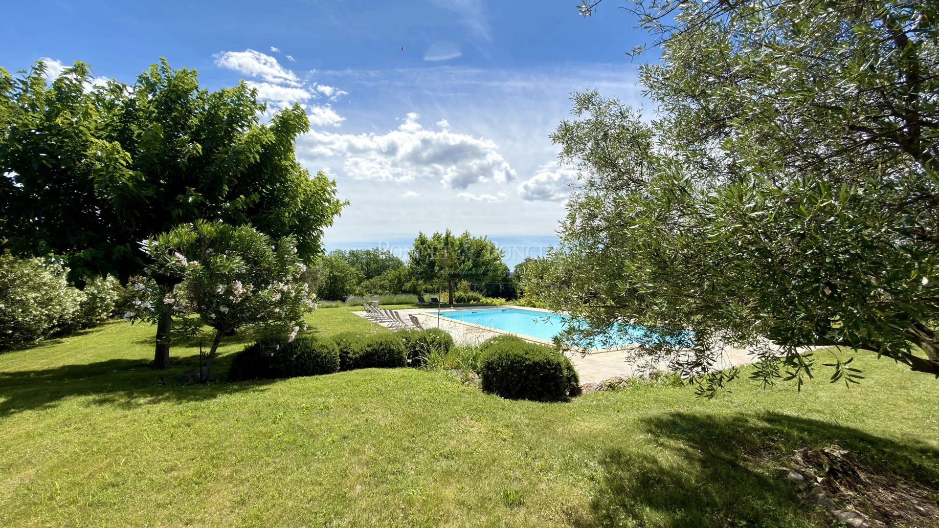 10 Bedroom Villa/Townhouse's Image 31