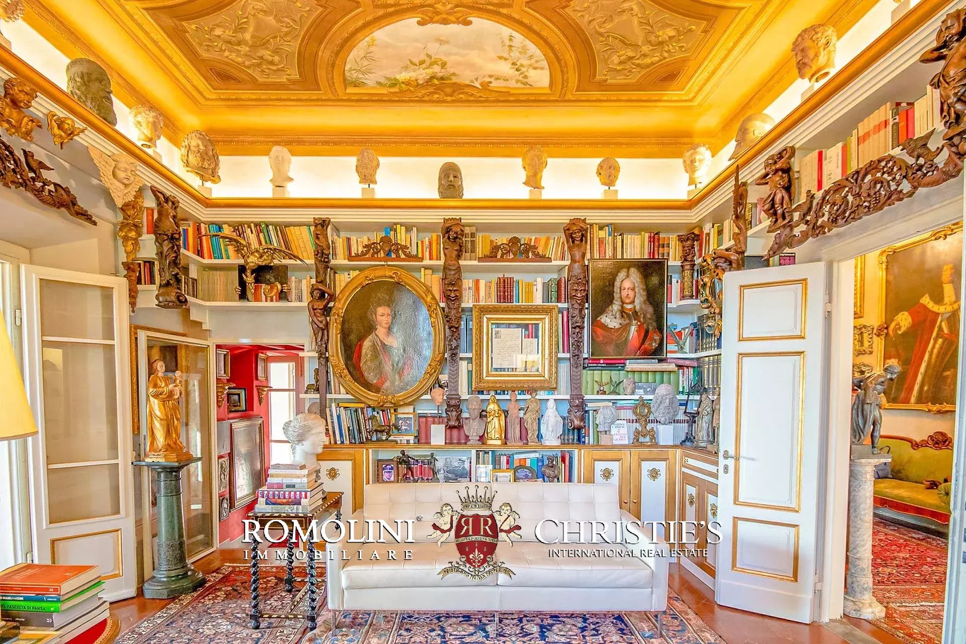 27 Bedroom Villa/Townhouse's Image 17