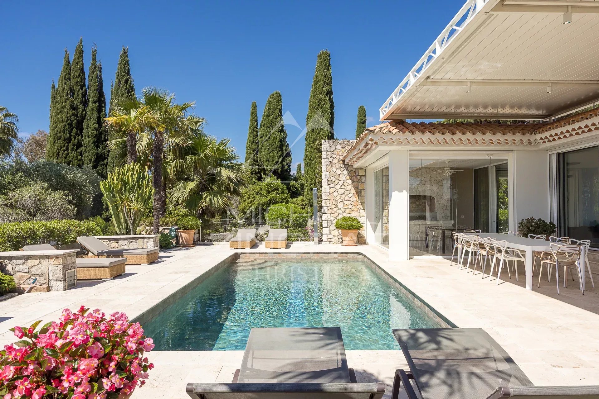9 Bedroom Villa/Townhouse's Image 7