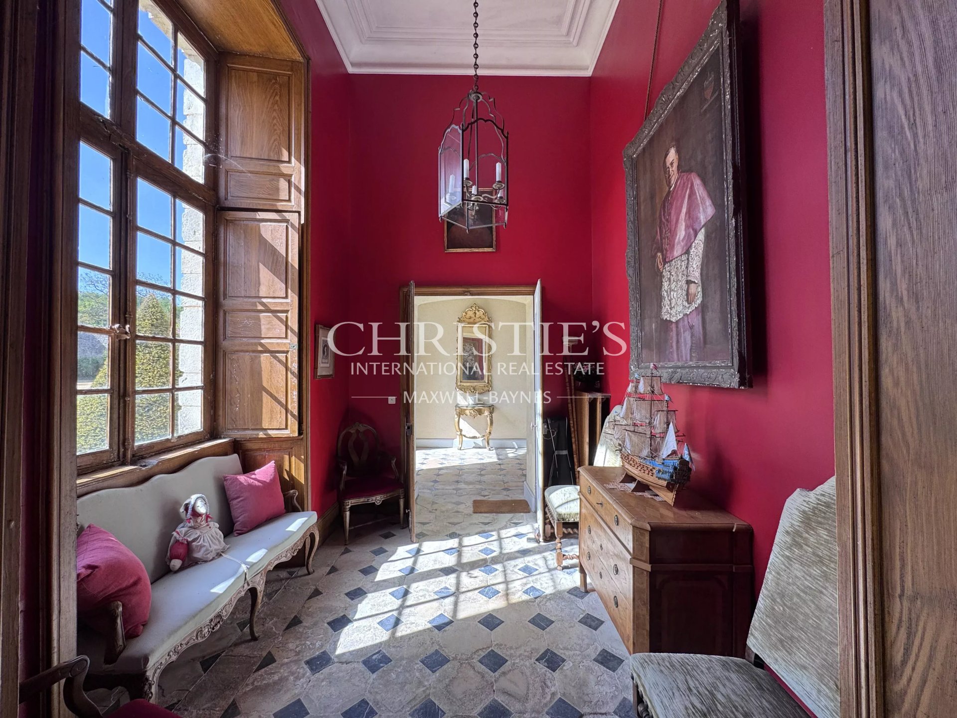 9 Bedroom Chateau's Image 15