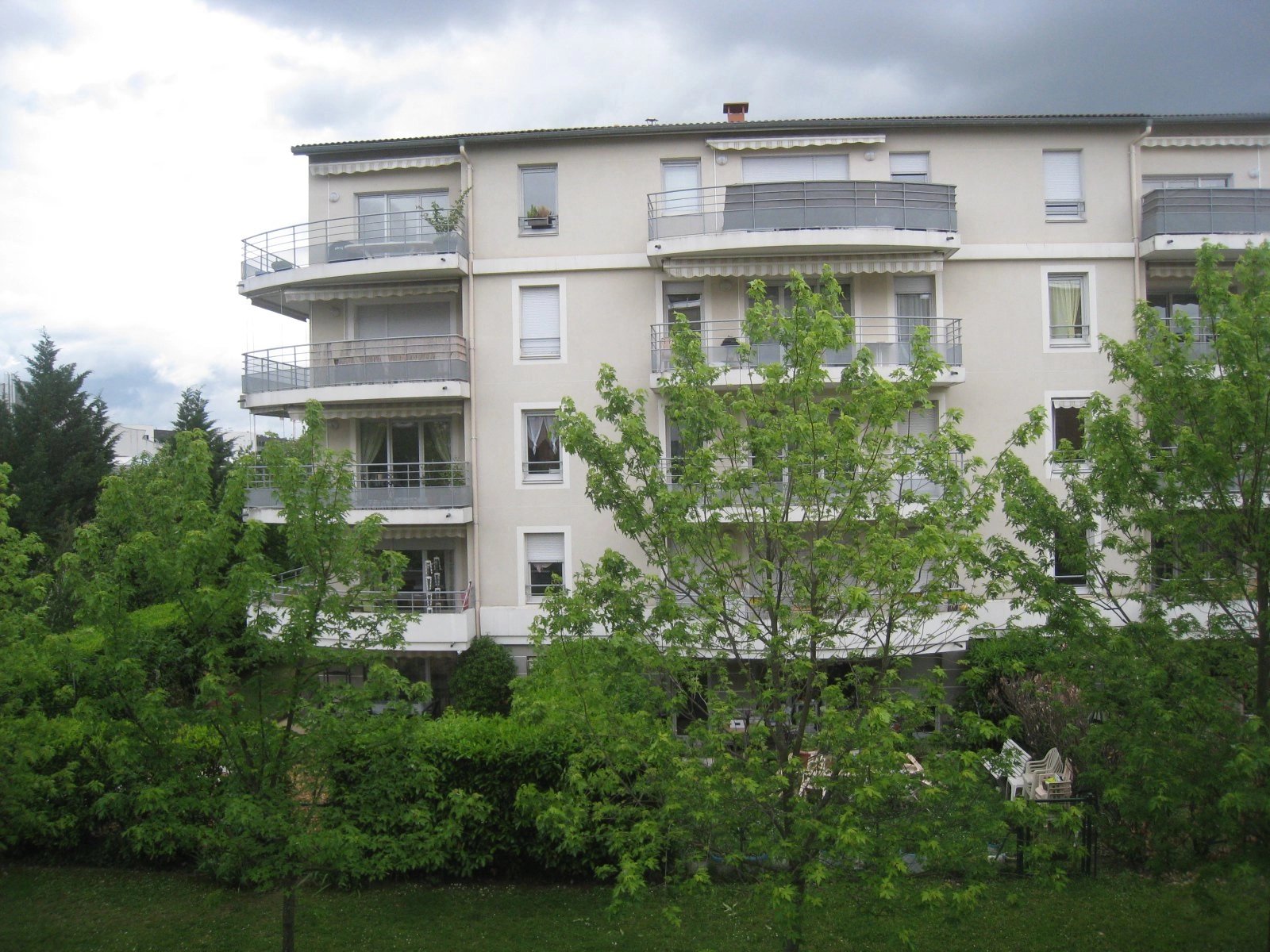 480838 Location Décines-Charpieu