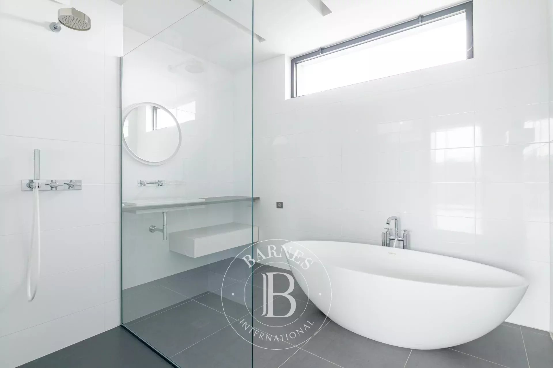 Paris  - Apartment 3 Bedrooms - picture 13