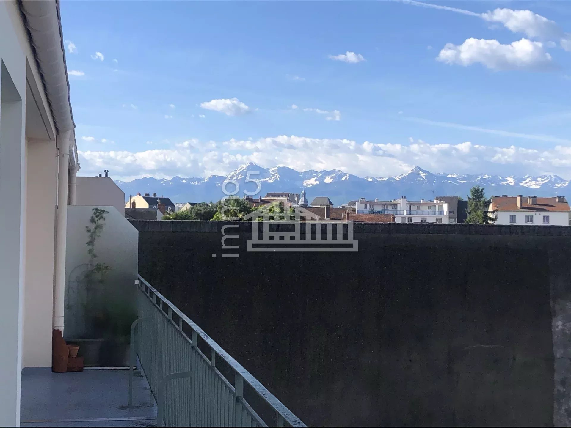 HYPERCENTRE T2 AVEC BALCON et garage