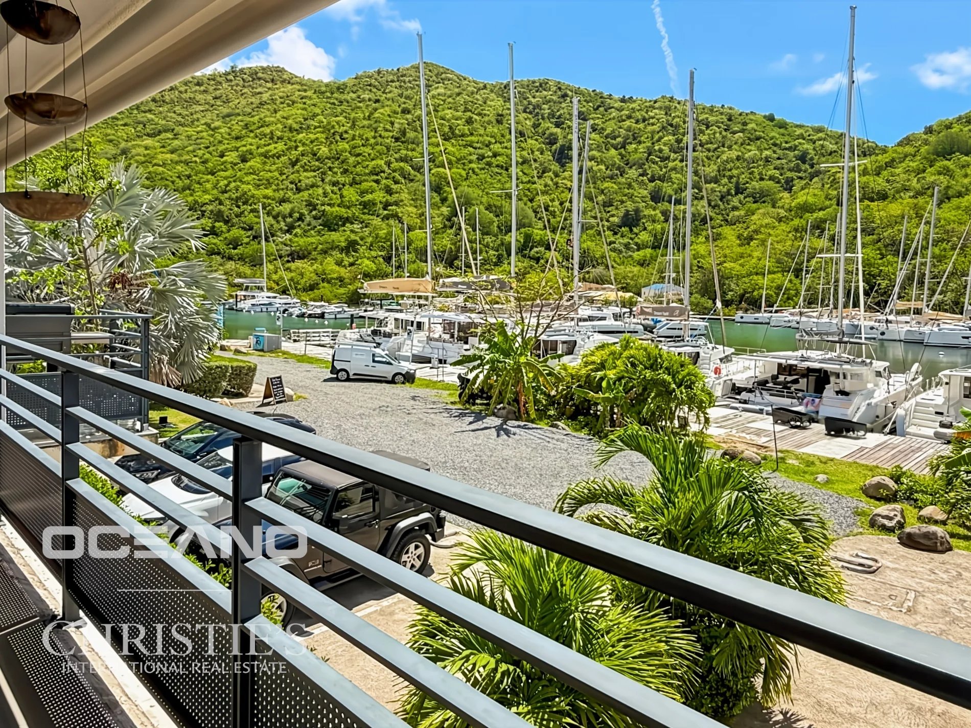 T3 Duplex avec terrasse et jacuzzi – Marina de Anse Marcel