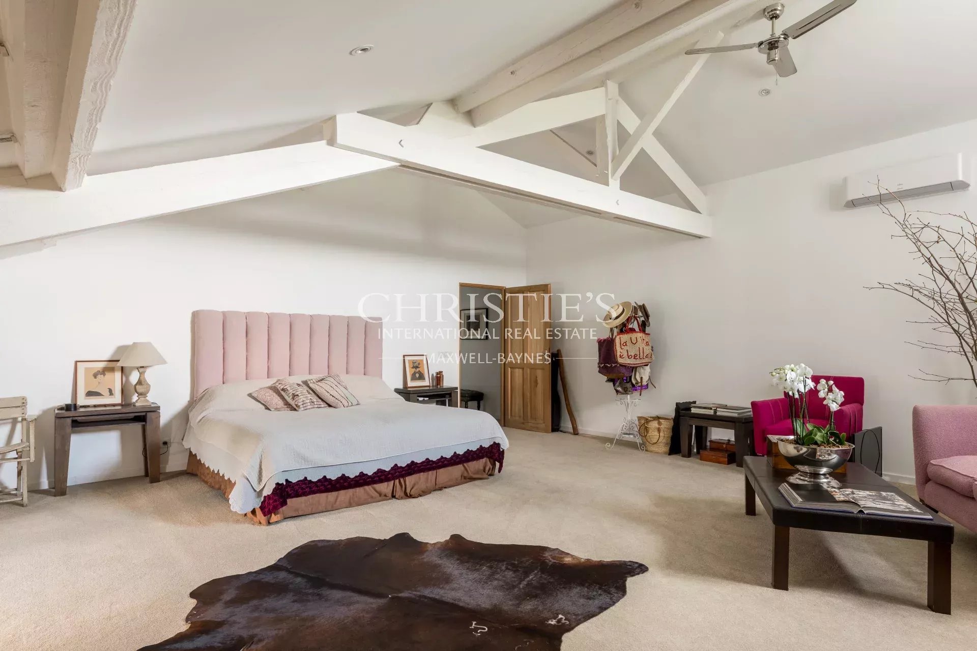 7 Bedroom Villa/Townhouse's Image 28
