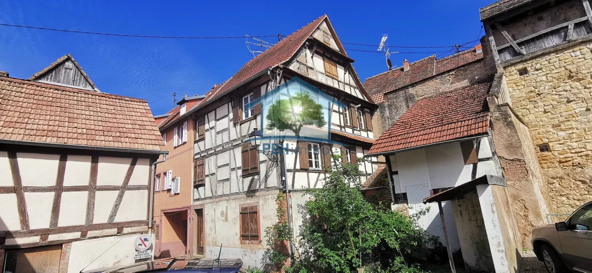 BOUXWILLER (67) - IMMEUBLE 117m² avec F3, F1, Cave et Parking