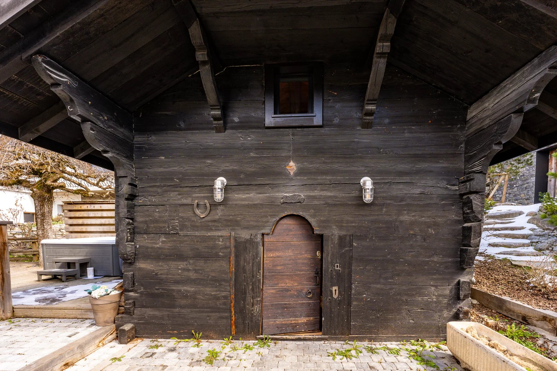Photo of MORZINE - 4 bedroom chalet - excellent location