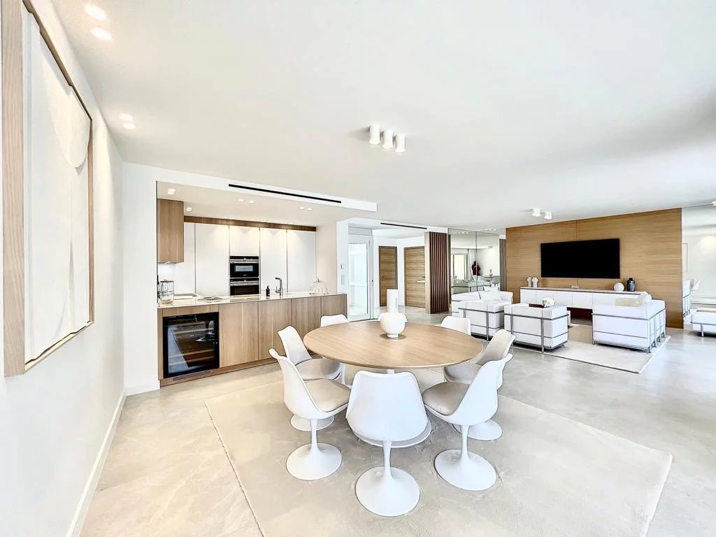  Image of Apartment - 3 Bedrooms - 1 Bathrooms for Sale in Alpes-Maritimes-Cannes-France, Image 7