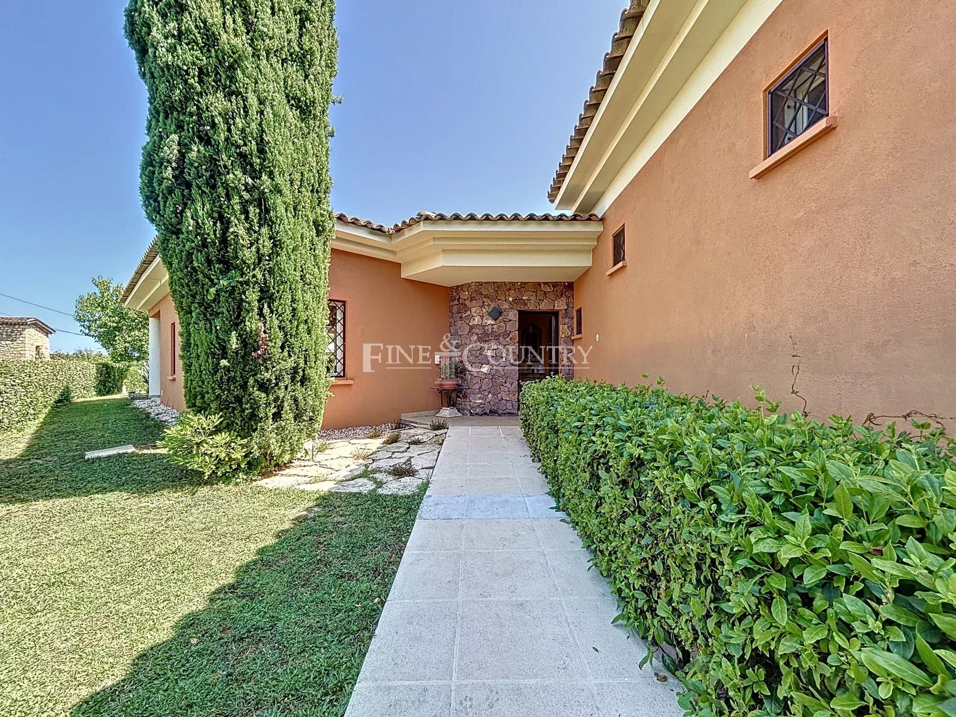 Photo of Villa for sale in Mandelieu in private domain with partial sea view