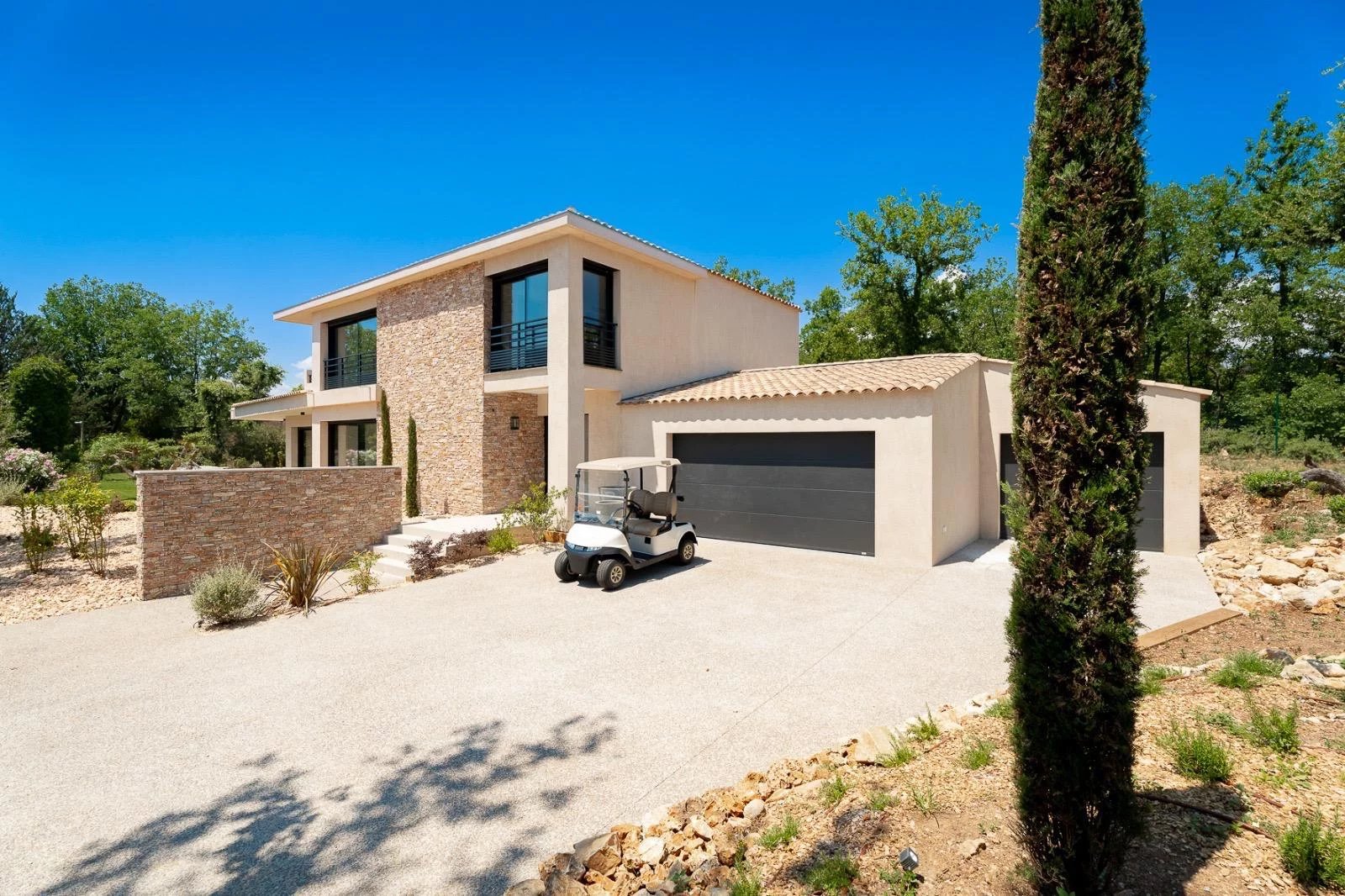 Stunning new built property in the domaine of Terre Blanche - Tourrettes