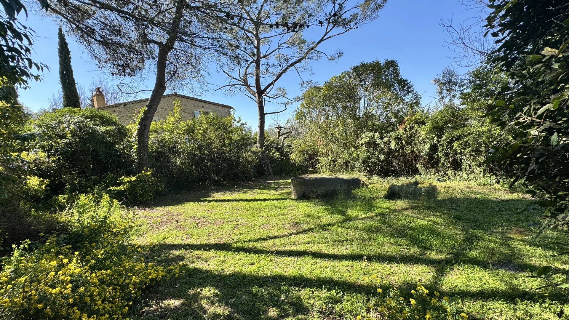 VILLA PISCINE GROS POTENTIEL