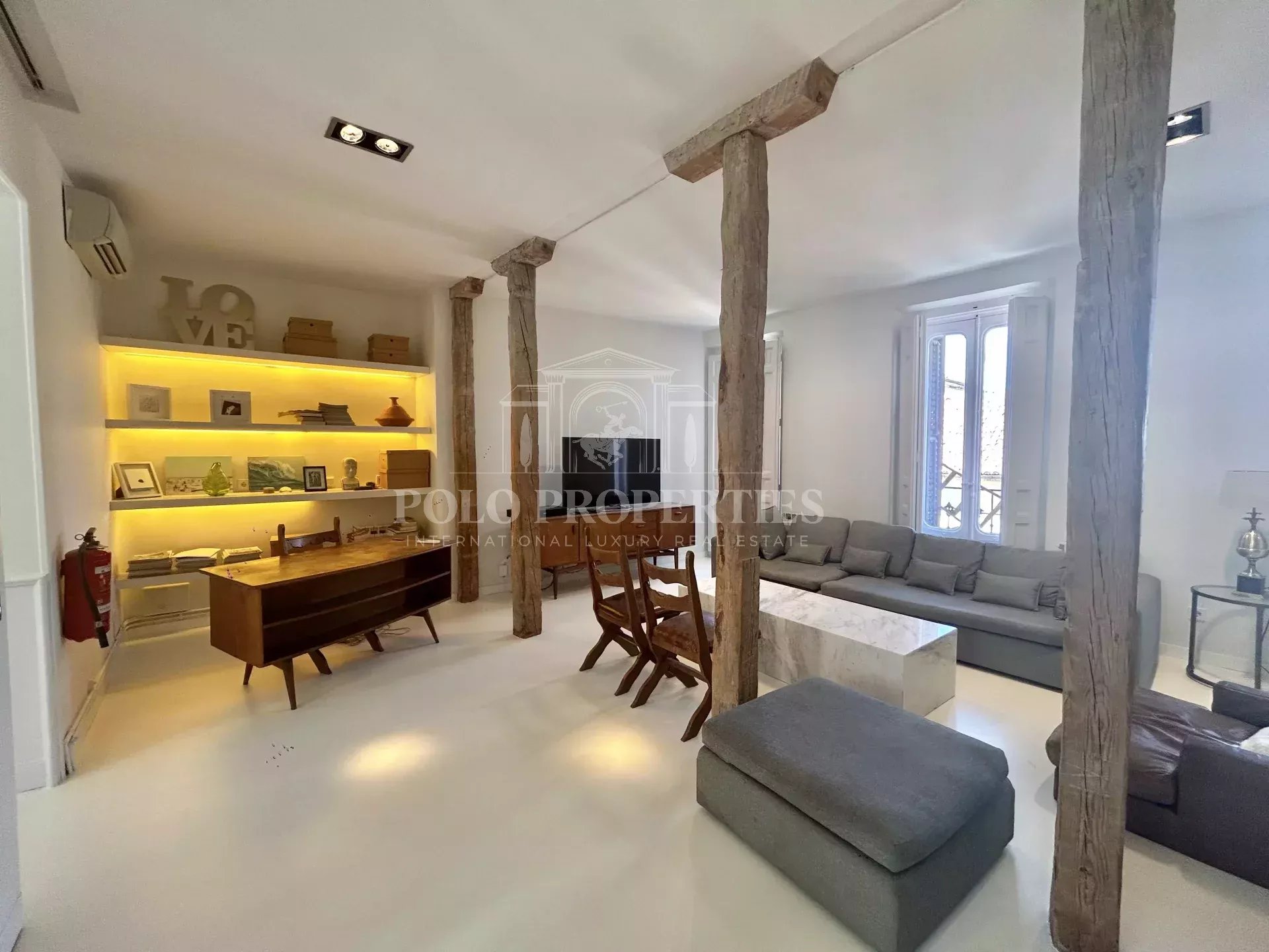 Amazing duplex in the heart of Malasaña