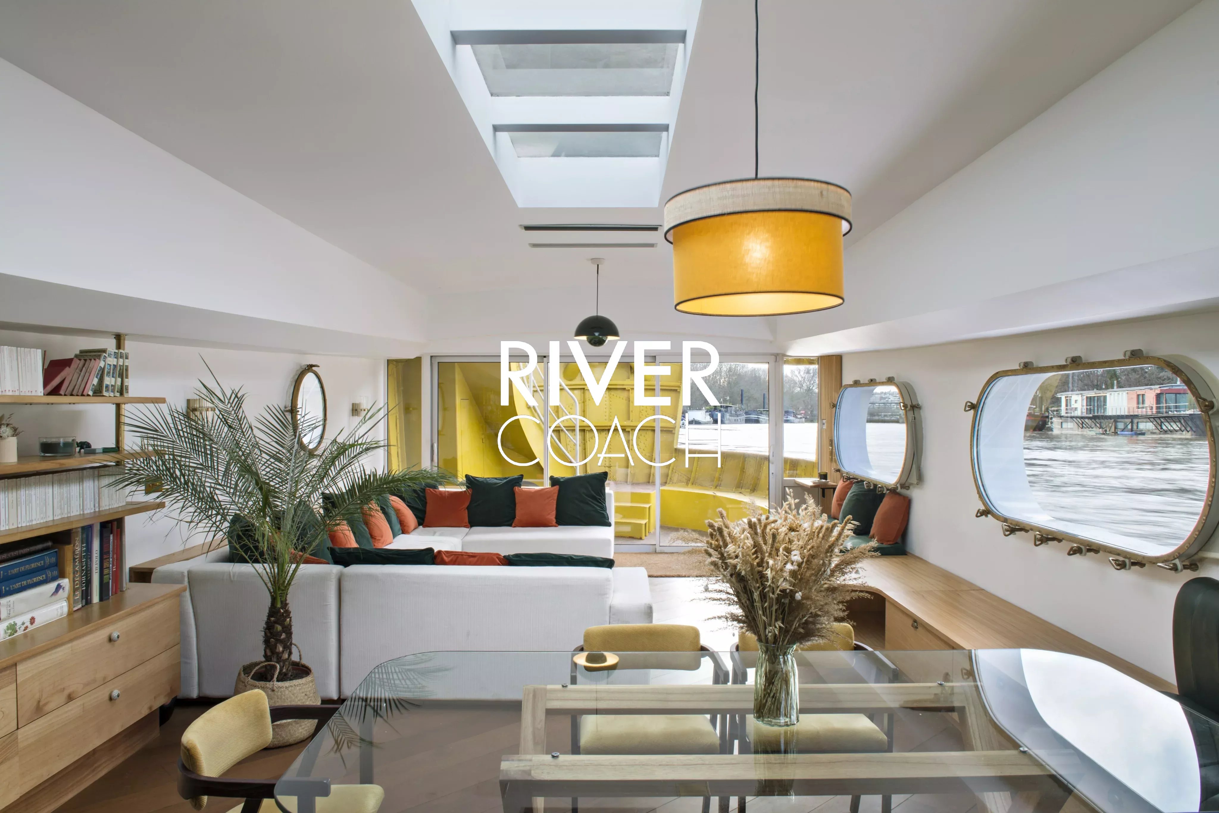 Péniche d'exception dans un écrin de verdure