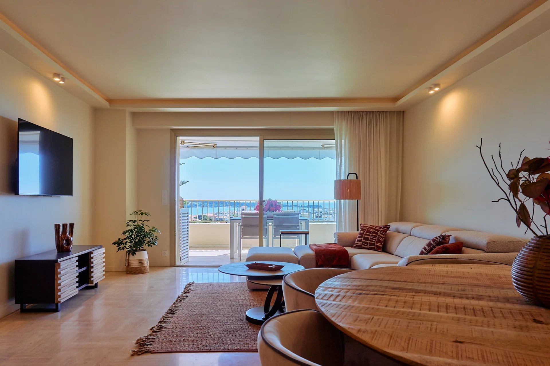 CANNES BASSE CALIFORNIE – AVANT-DERNIER ÉTAGE – TERRASSE – VUE MER