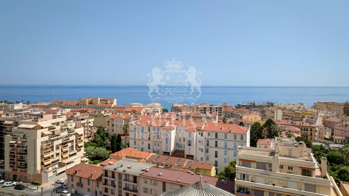 Villa com vista para o mar e acesso fácil ao centro da cidade – Oportunidade de investimento