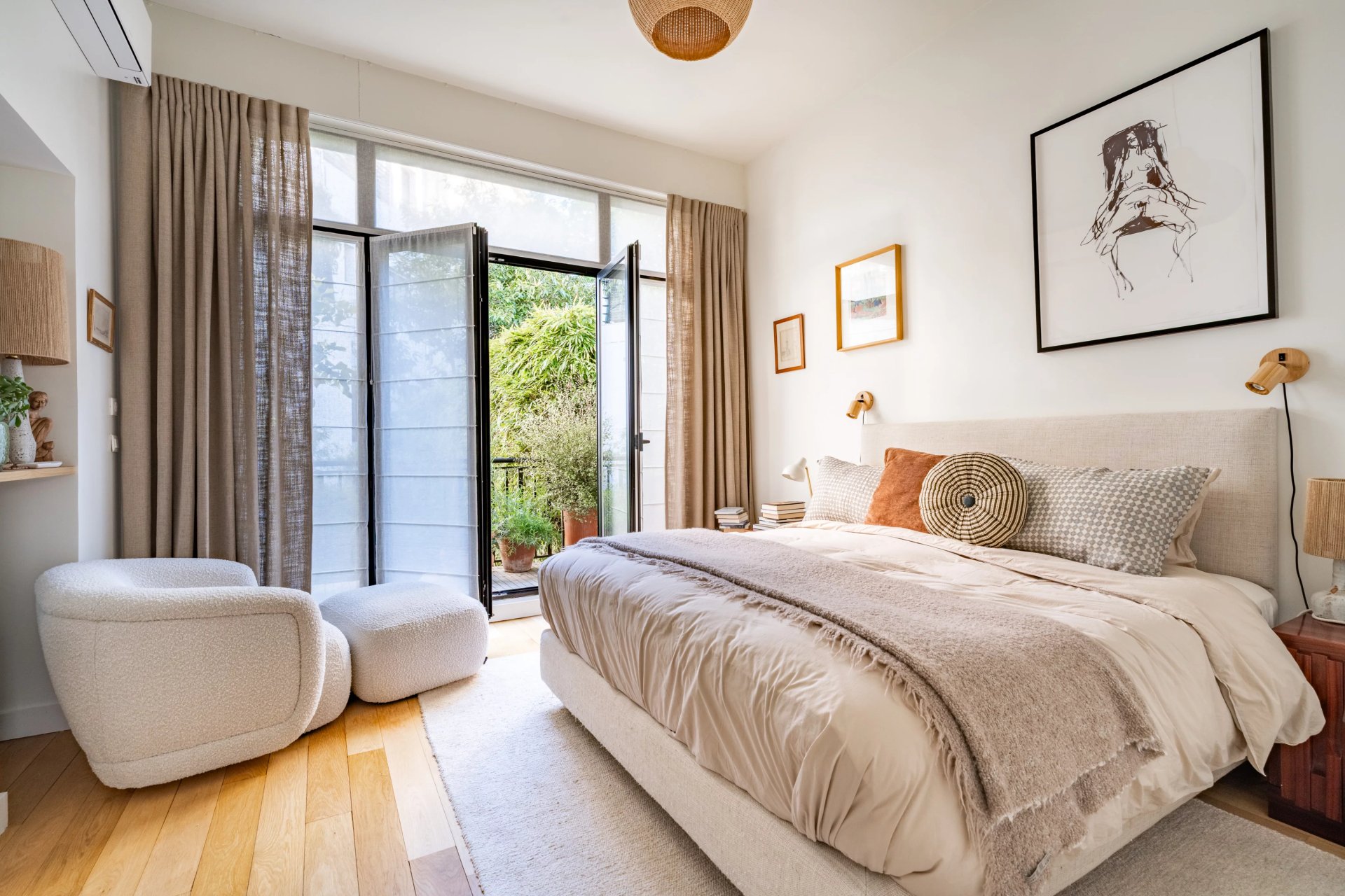 5 Bedroom Villa/Townhouse's Image 3