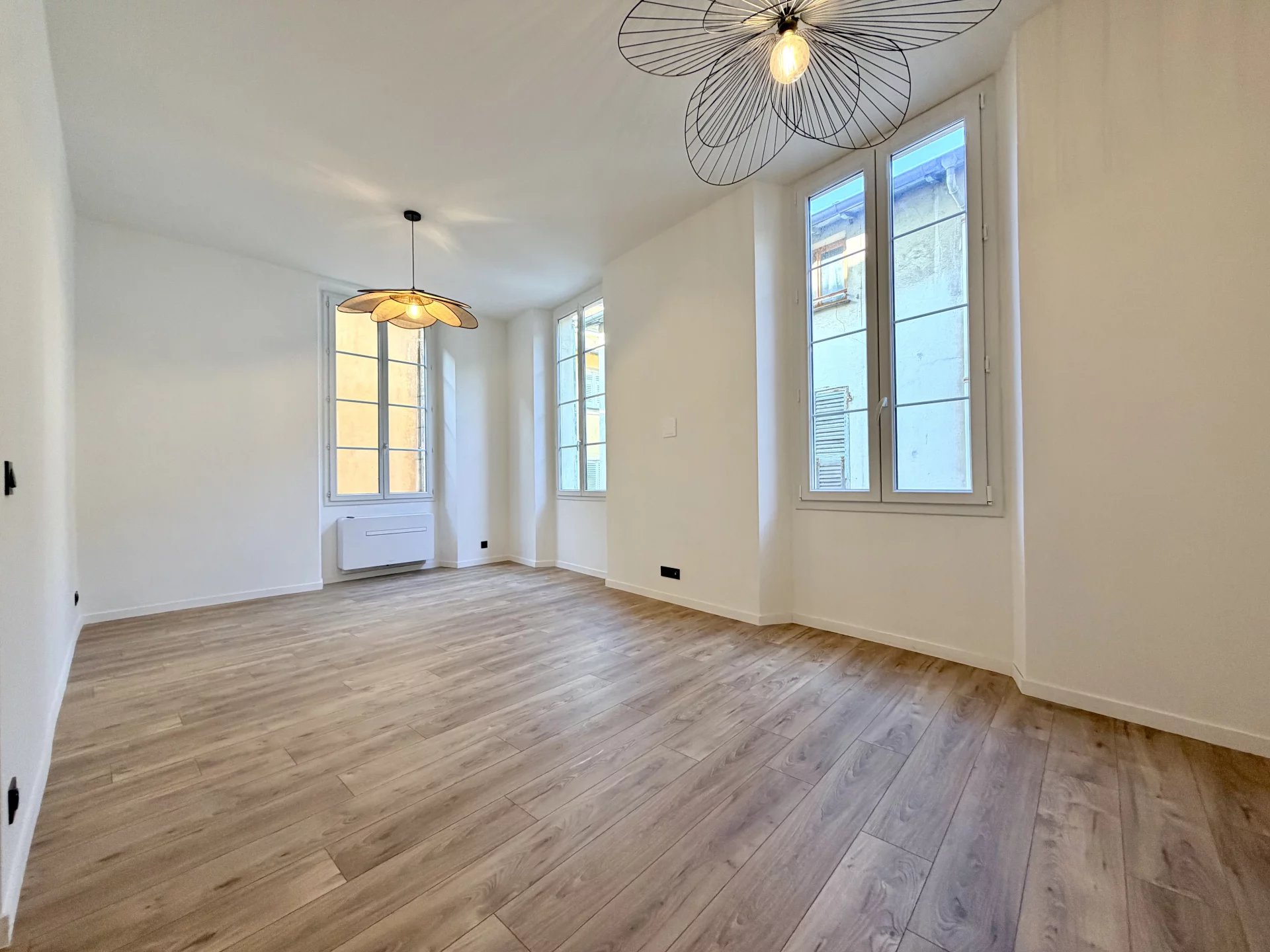 VIEUX NICE - Véritable 4P - Refait à neuf