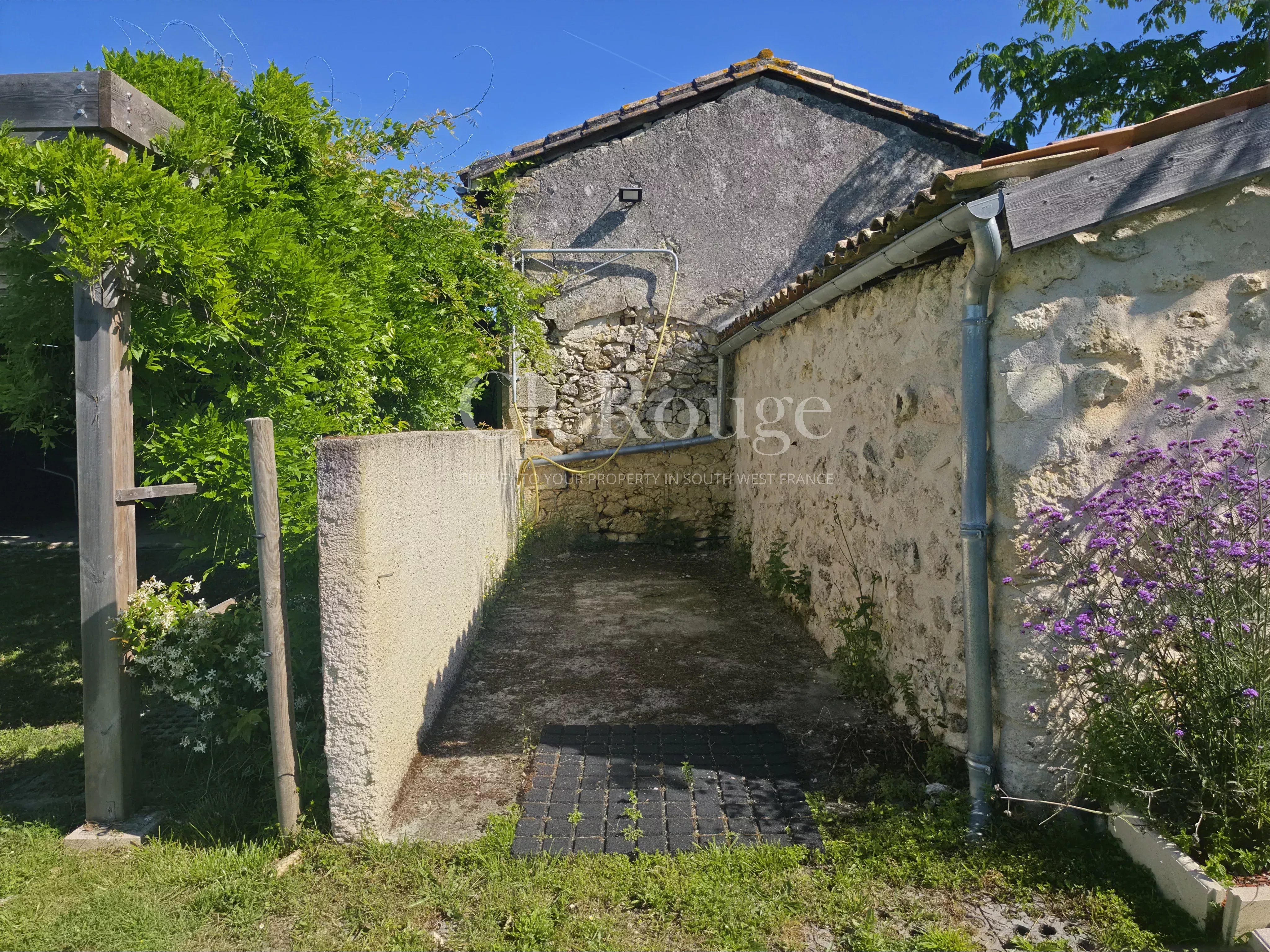 Beautiful turnkey equestrian property on 1.7 hectares in the Gironde countryside