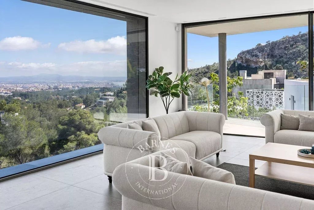 Newly Built 5-Bedroom Villa Overlooking Palma and the Mediterranean