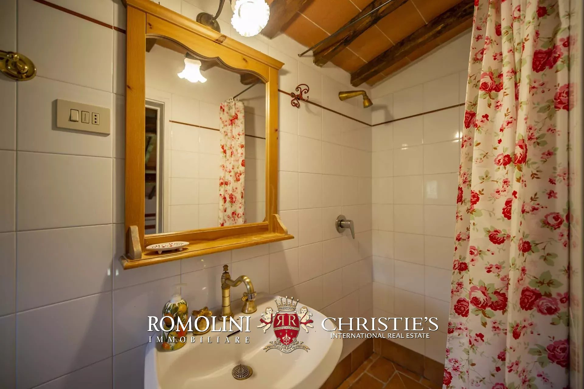 11 Bedroom Villa/Townhouse's Image 44
