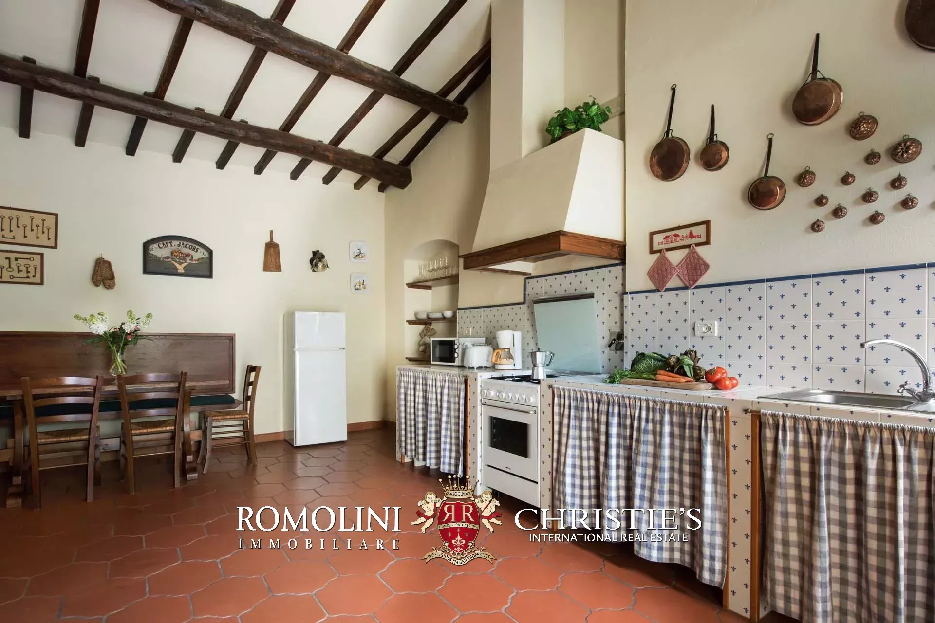 21 Bedroom Vineyard's Image 95