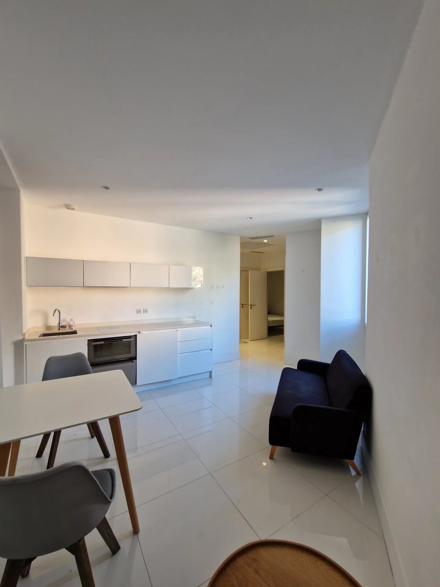 2 PIECES - 9 AV SADI CARNOT