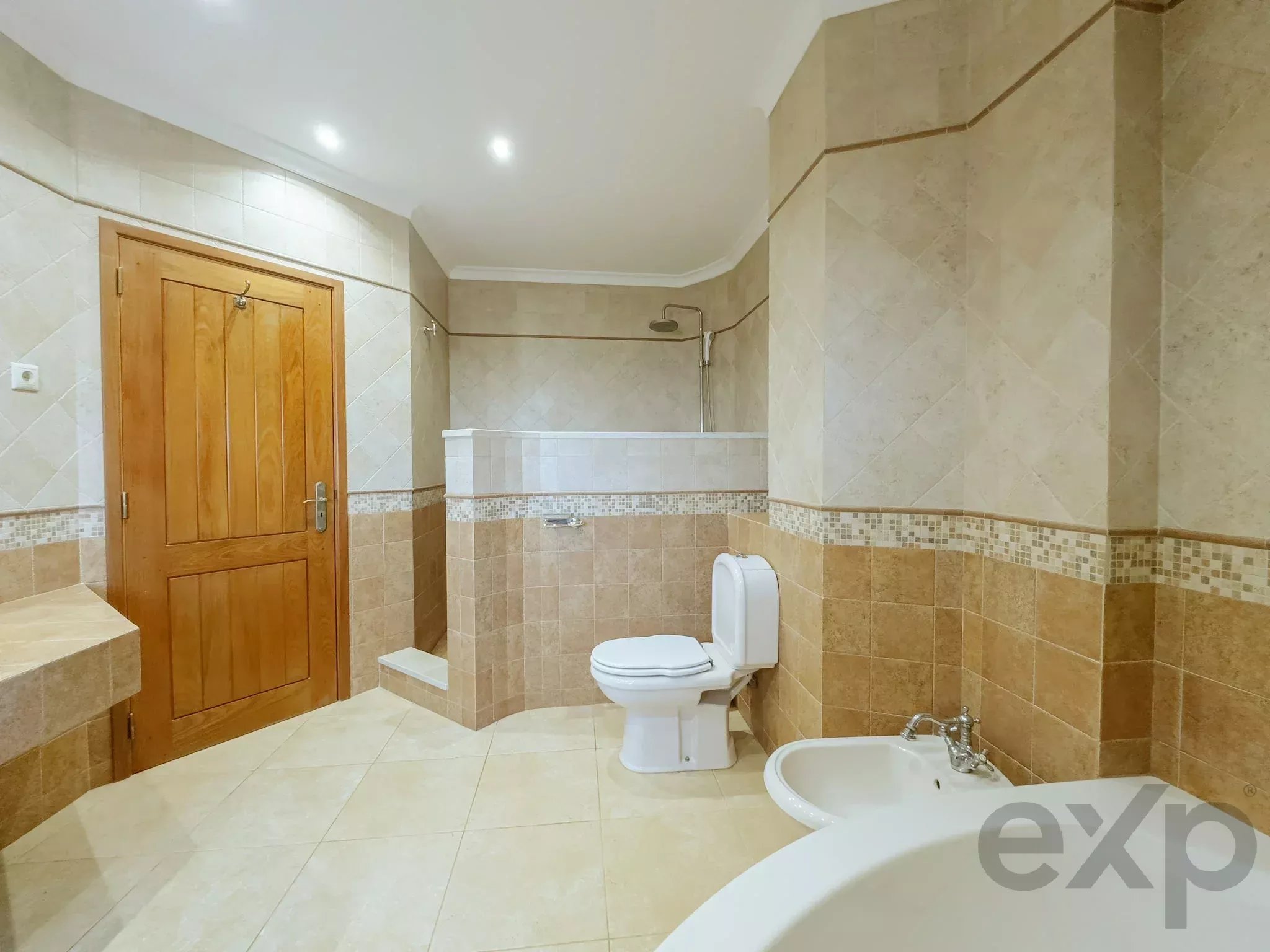 Four Bedroom Estate with Private Pool & 5+ Hectares in Ourique, Beja District, Alentejo 86933567 image 26