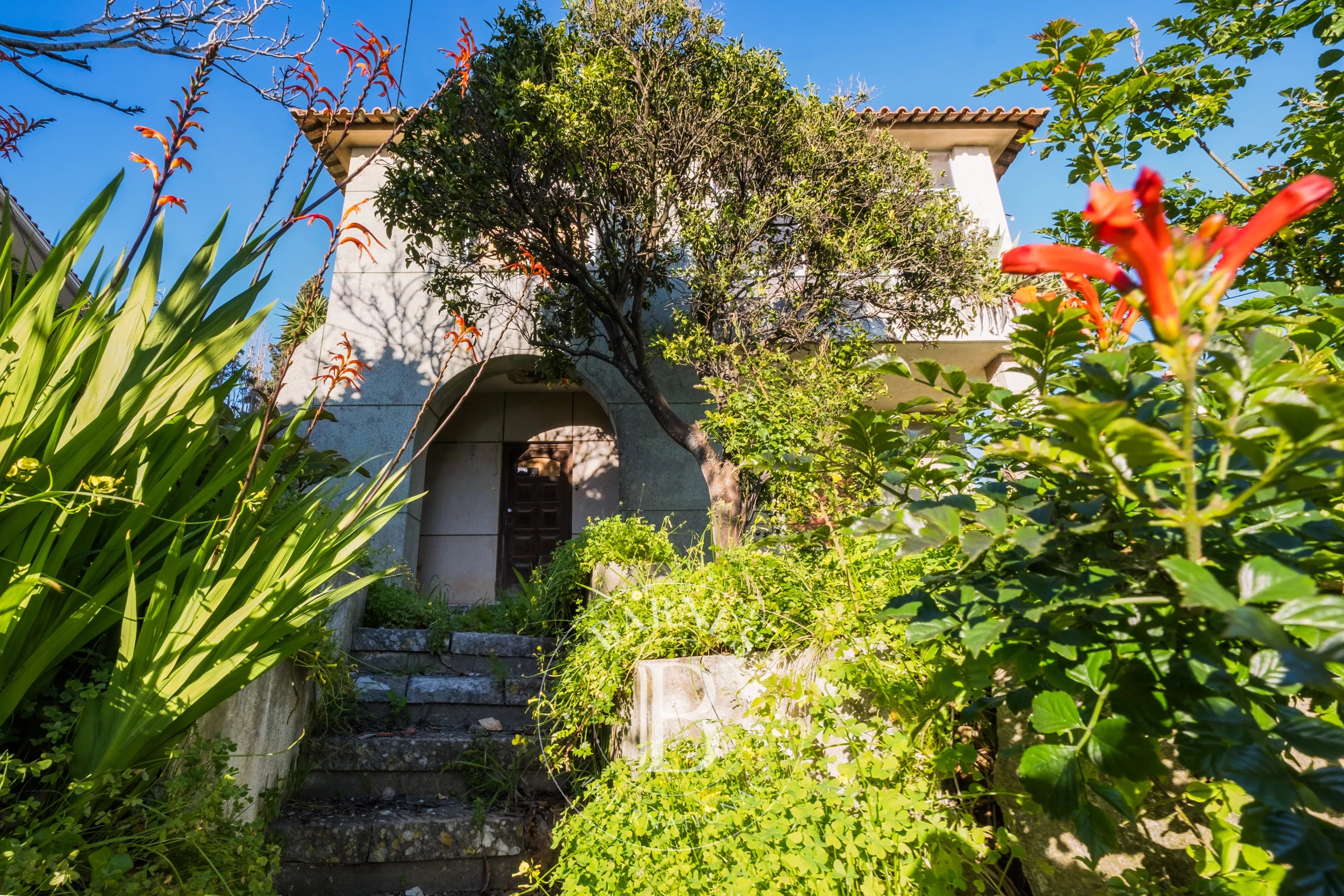 Moradia com Projeto Aprovado no Centro da Parede Moradia com Projeto Aprovado no Centro da Parede