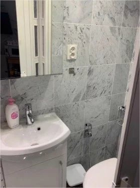 Nice - Alphonse Karr - Studio dernier étage 10 % rentabilité