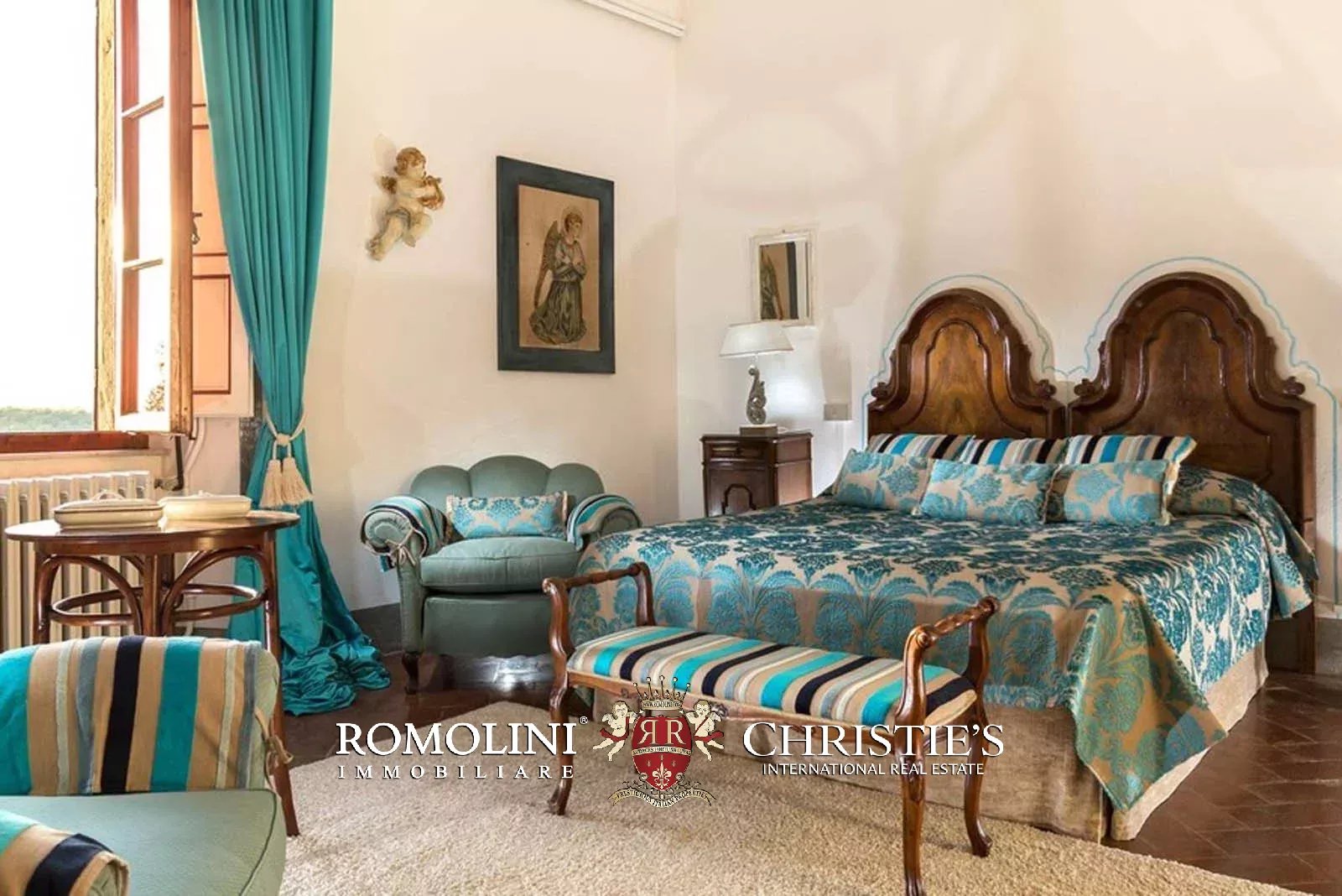 LUXURY HISTORICAL VILLA FOR SALE IN RADDA IN CHIANTI, TUSCANY