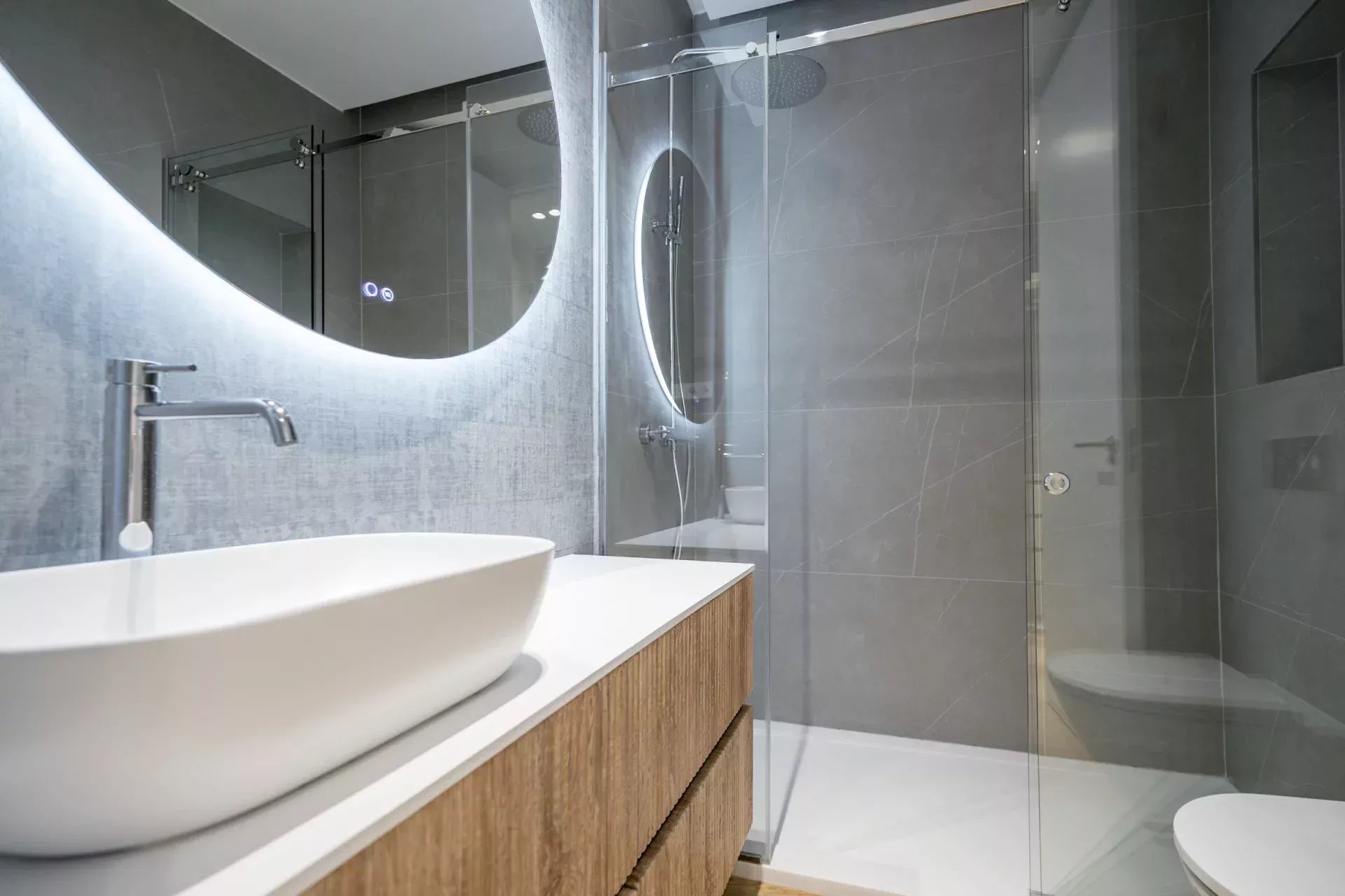 Appartement de Luxe Rénové avec Vue Imprenable sur la Fontaine de Neptune - picture 8