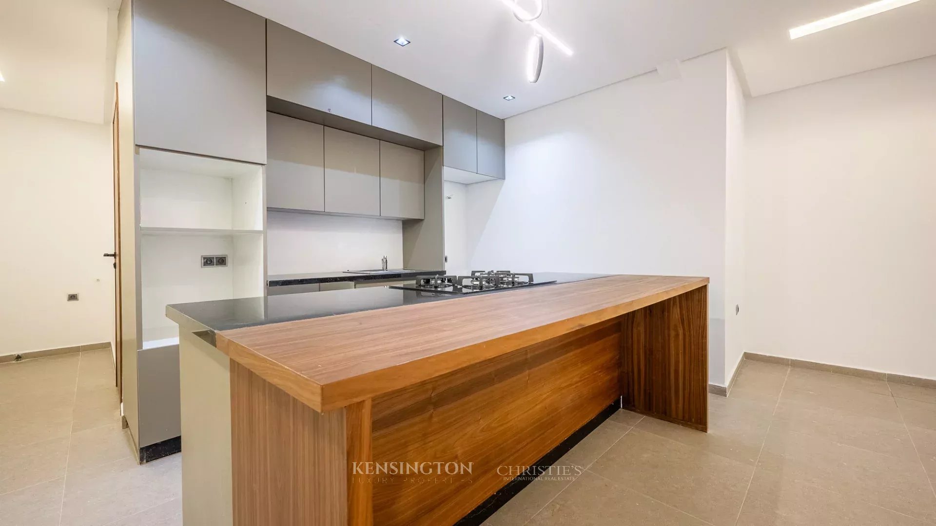 5 Bedroom Villa/Townhouse's Image 20