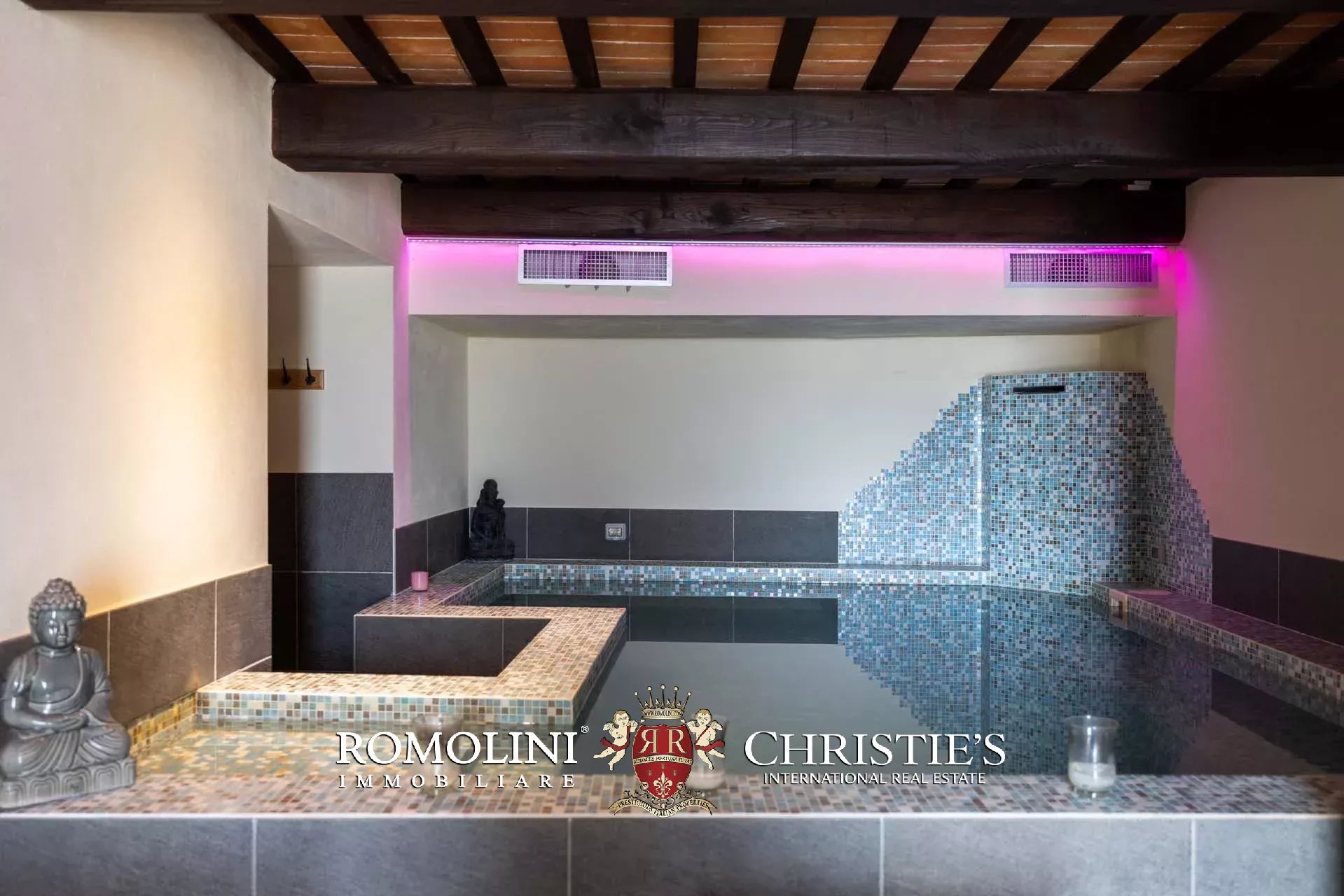 14 Bedroom Villa/Townhouse's Image 34