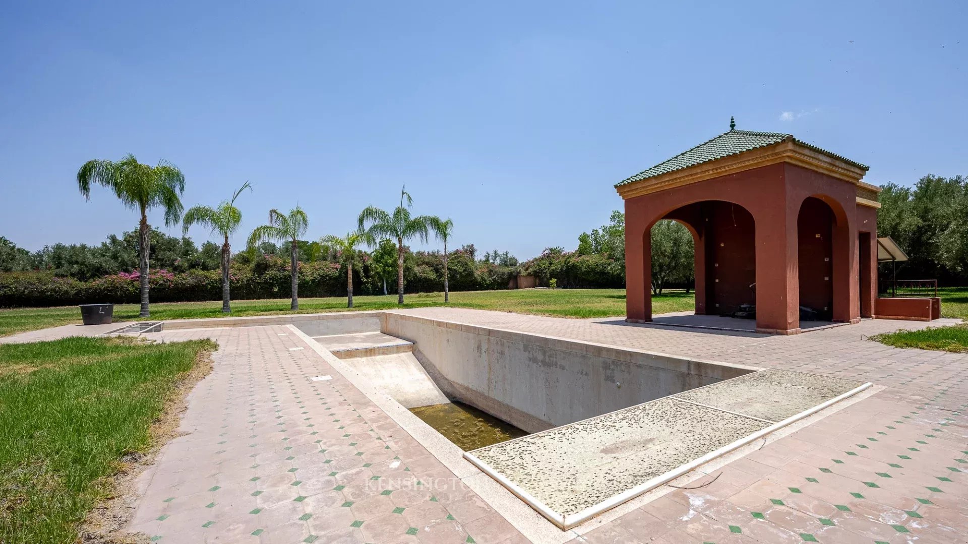 10 Bedroom Villa/Townhouse's Image 21