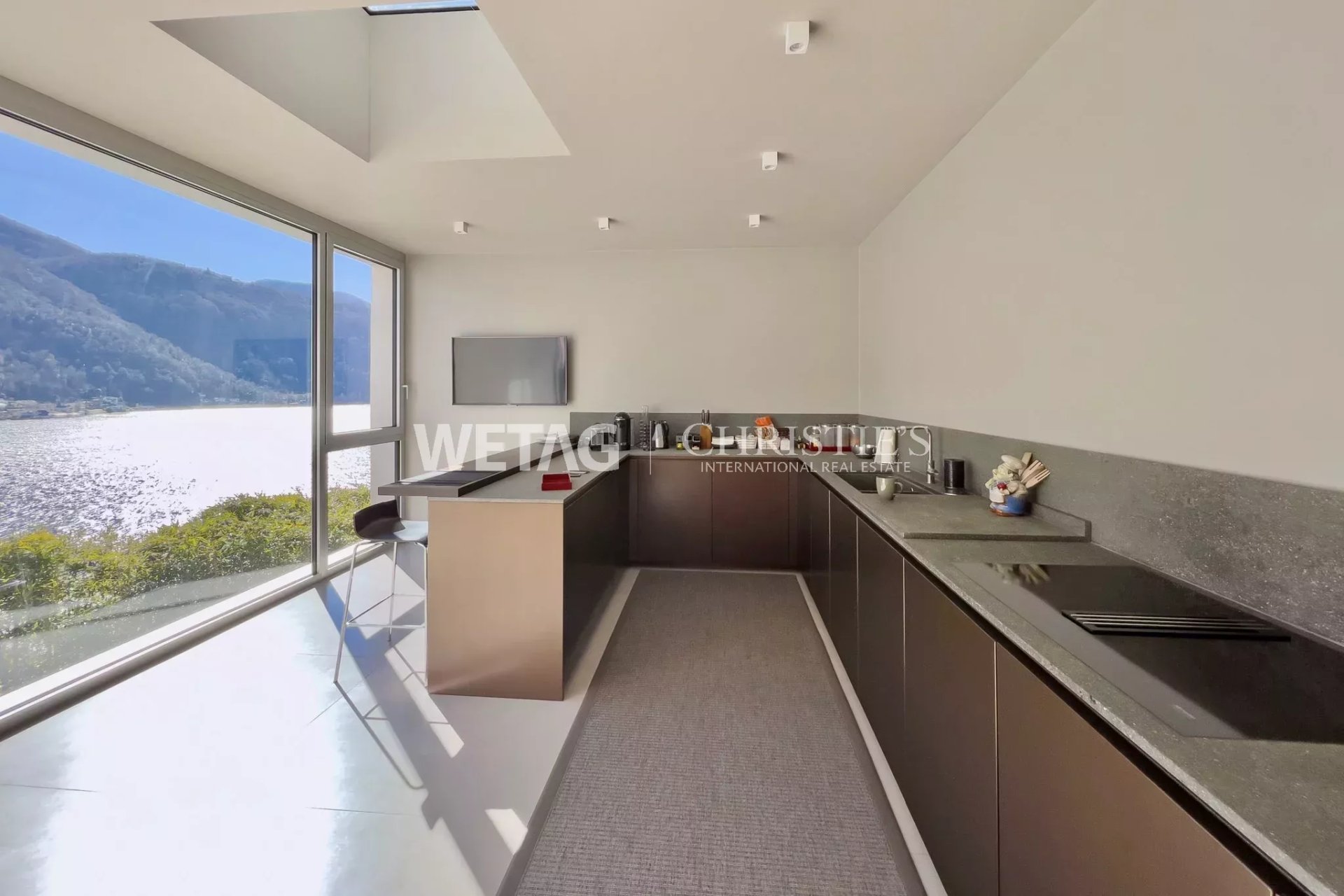 6 Bedroom Villa/Townhouse's Image 5