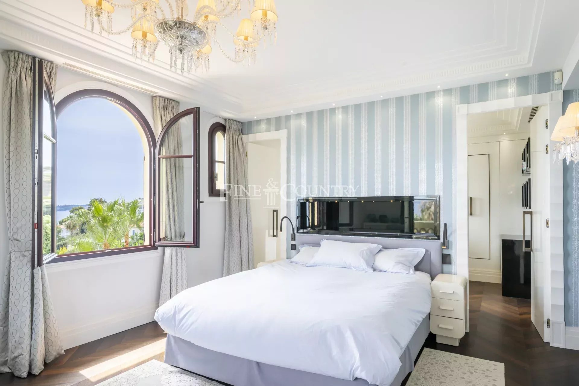 Photo of Art Deco Villa for Sale, Cannes Californie